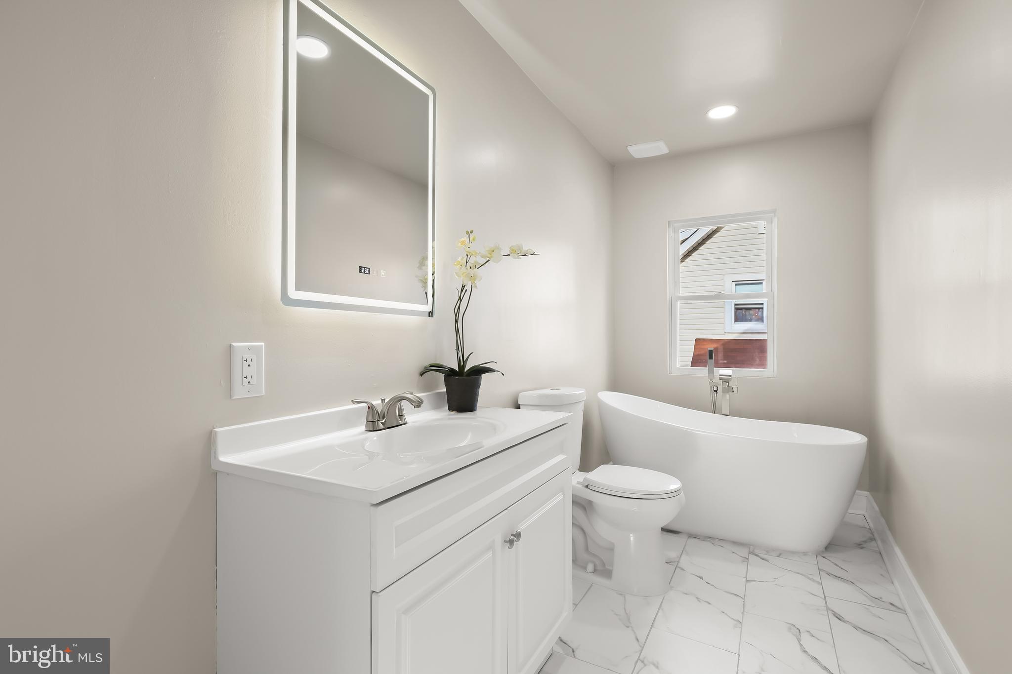 HAMILTON HILLS - Residential