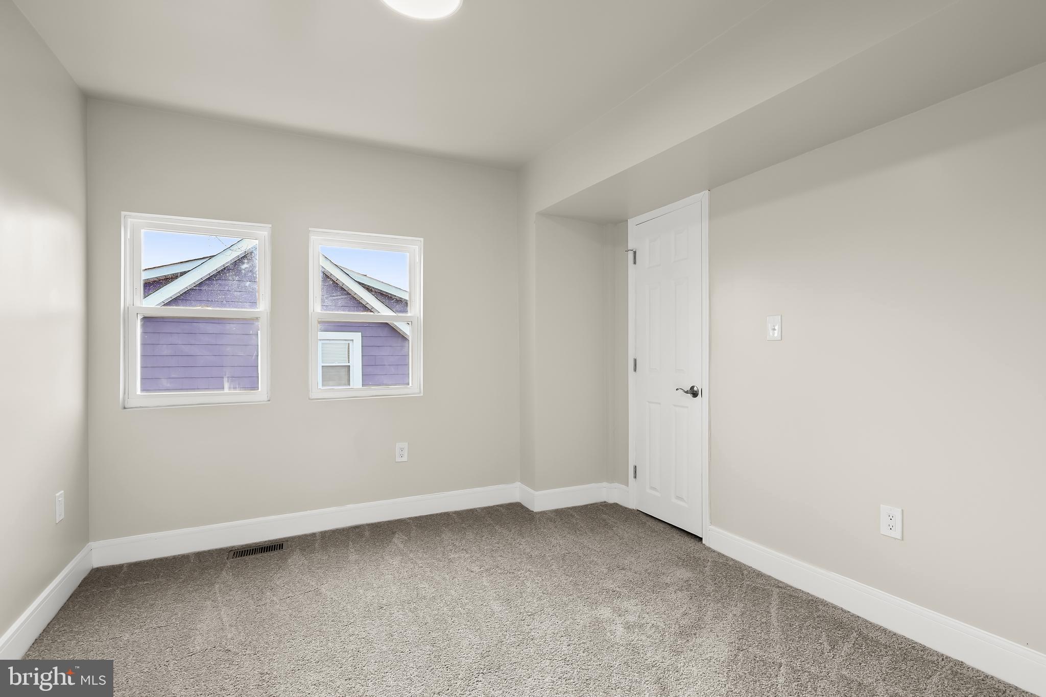 HAMILTON HILLS - Residential