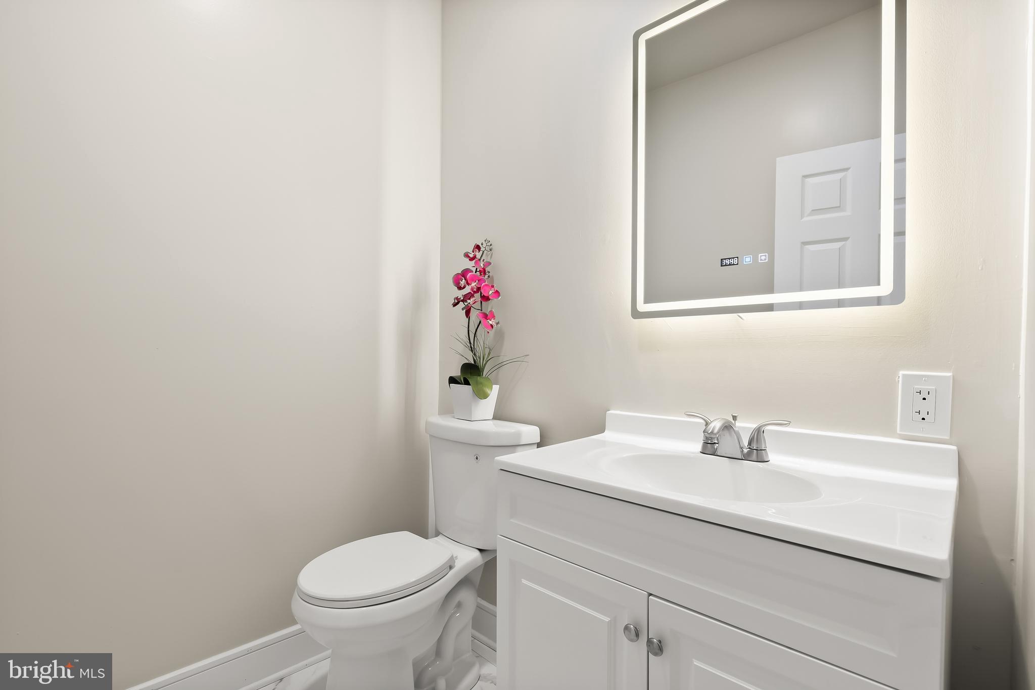 HAMILTON HILLS - Residential