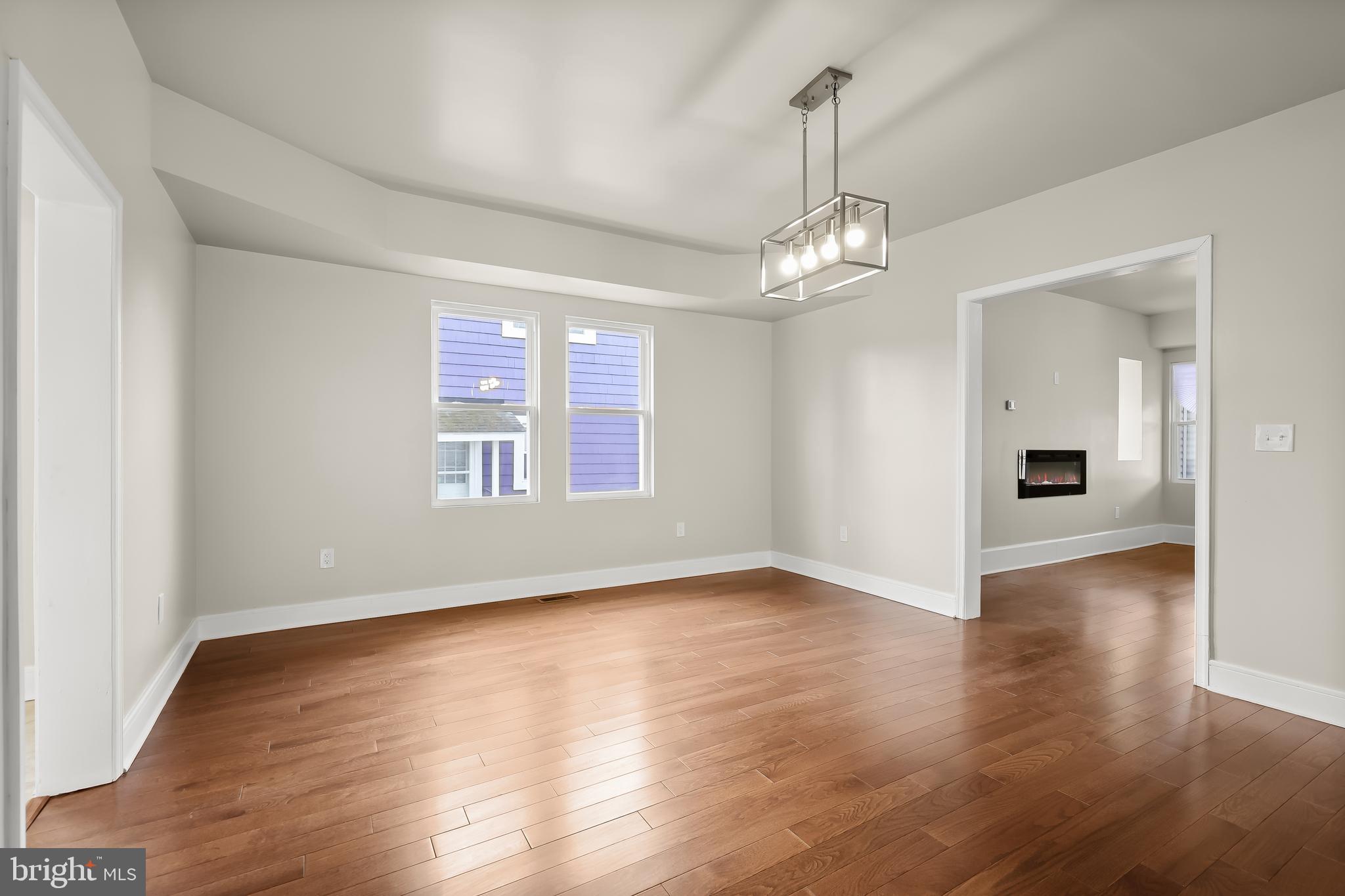 HAMILTON HILLS - Residential