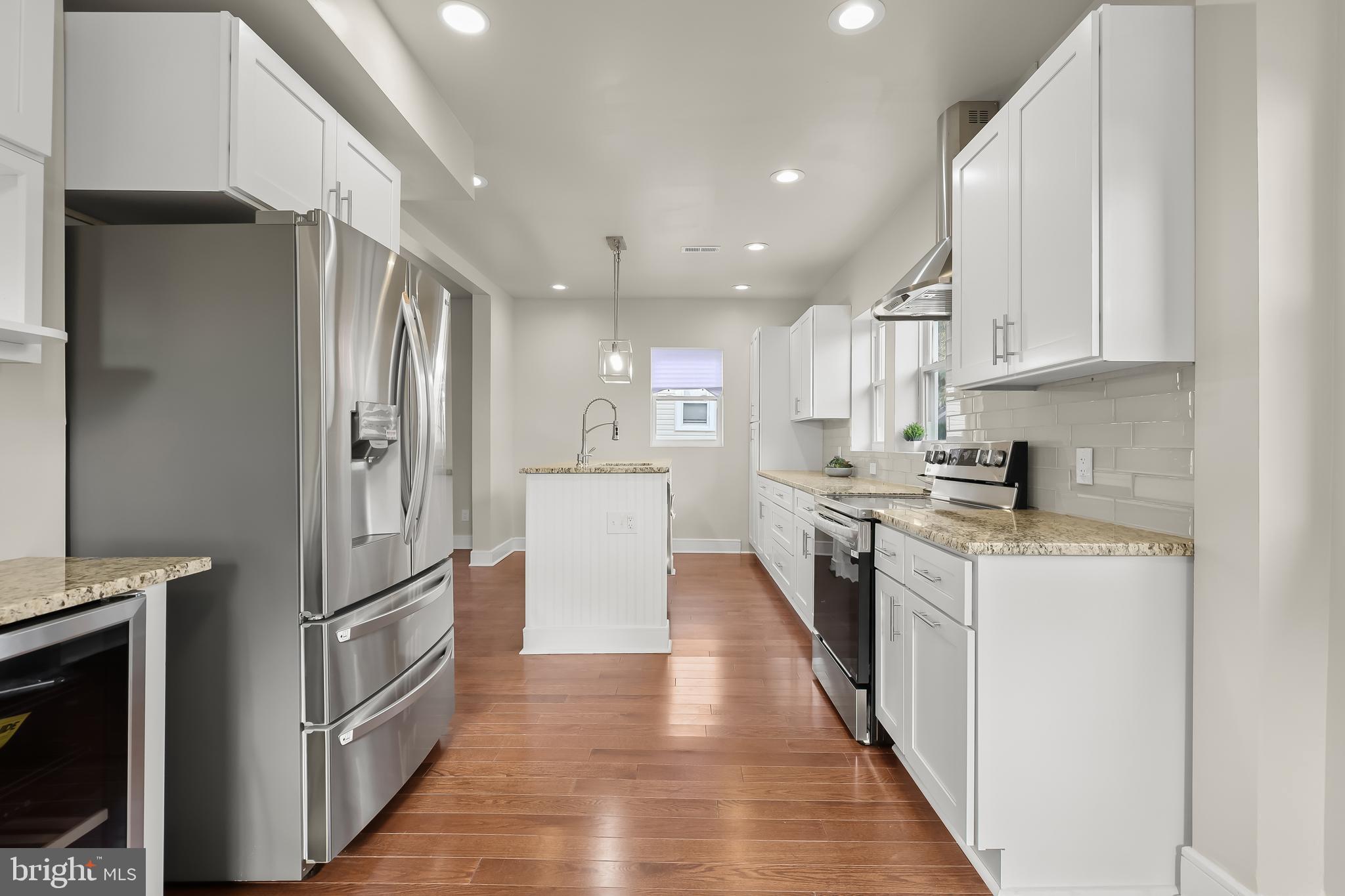 HAMILTON HILLS - Residential