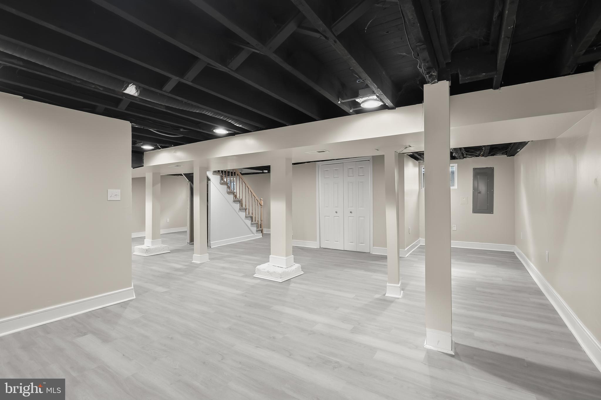 HAMILTON HILLS - Residential