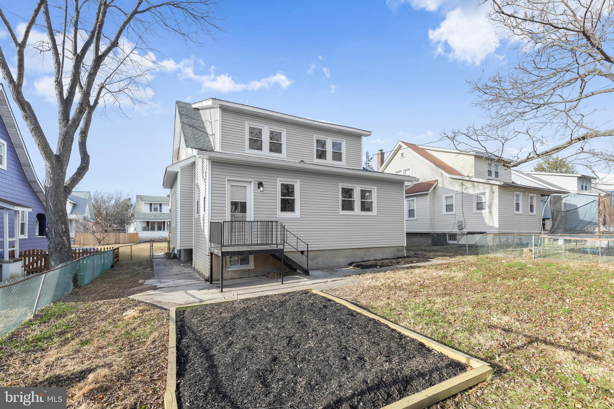 HAMILTON HILLS - Residential