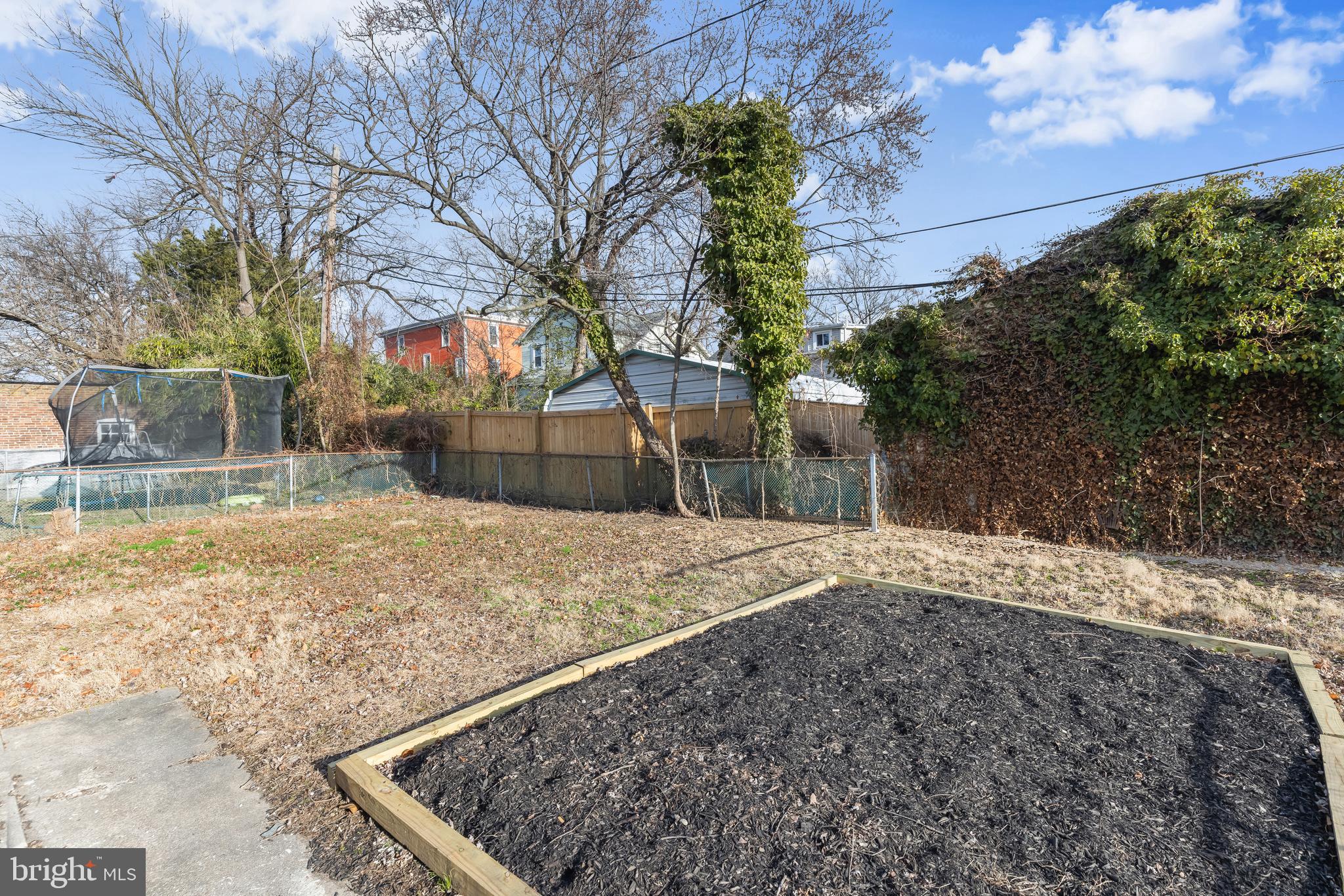 HAMILTON HILLS - Residential