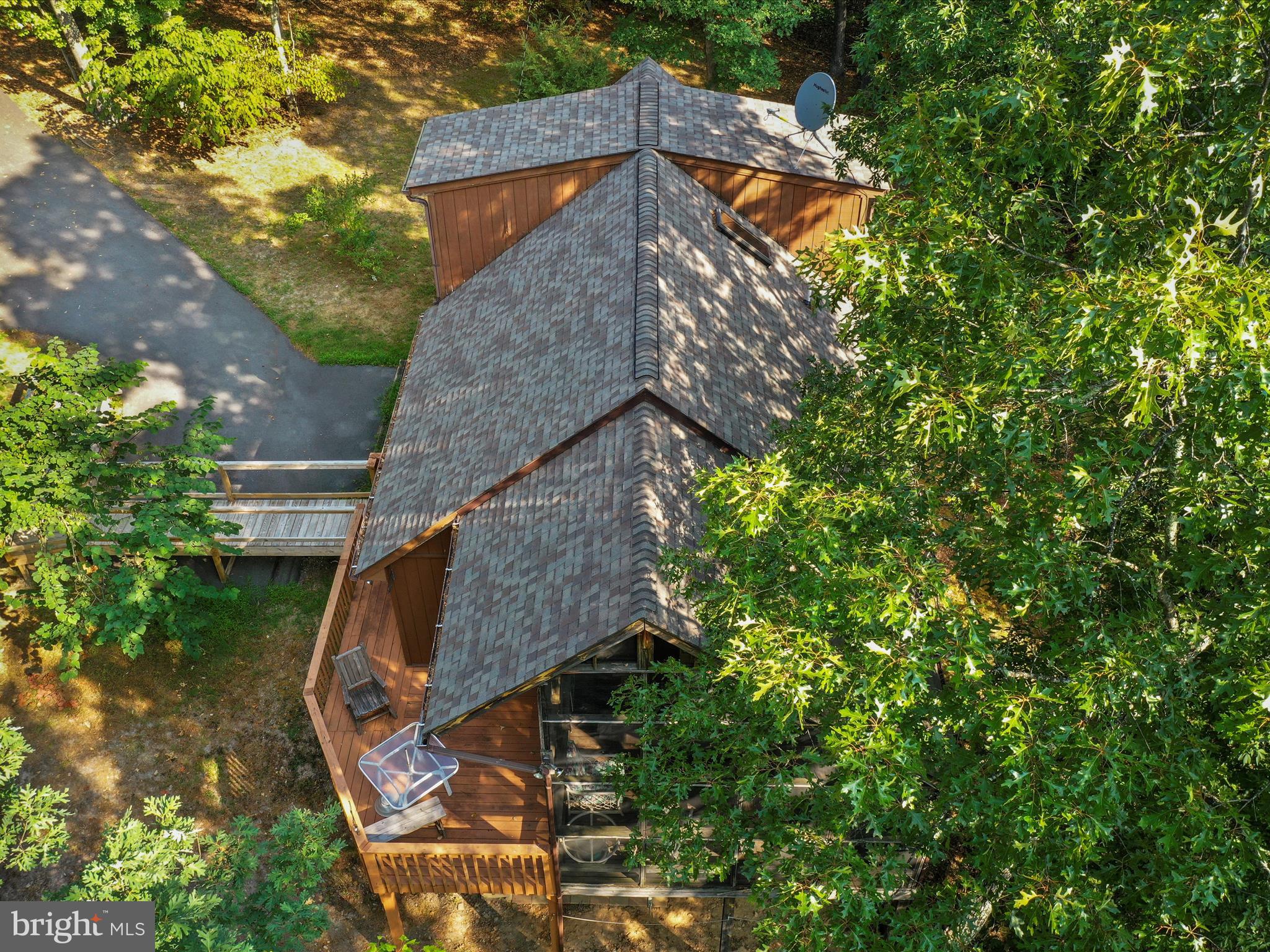 COLONIAL VILLAGE - Residential