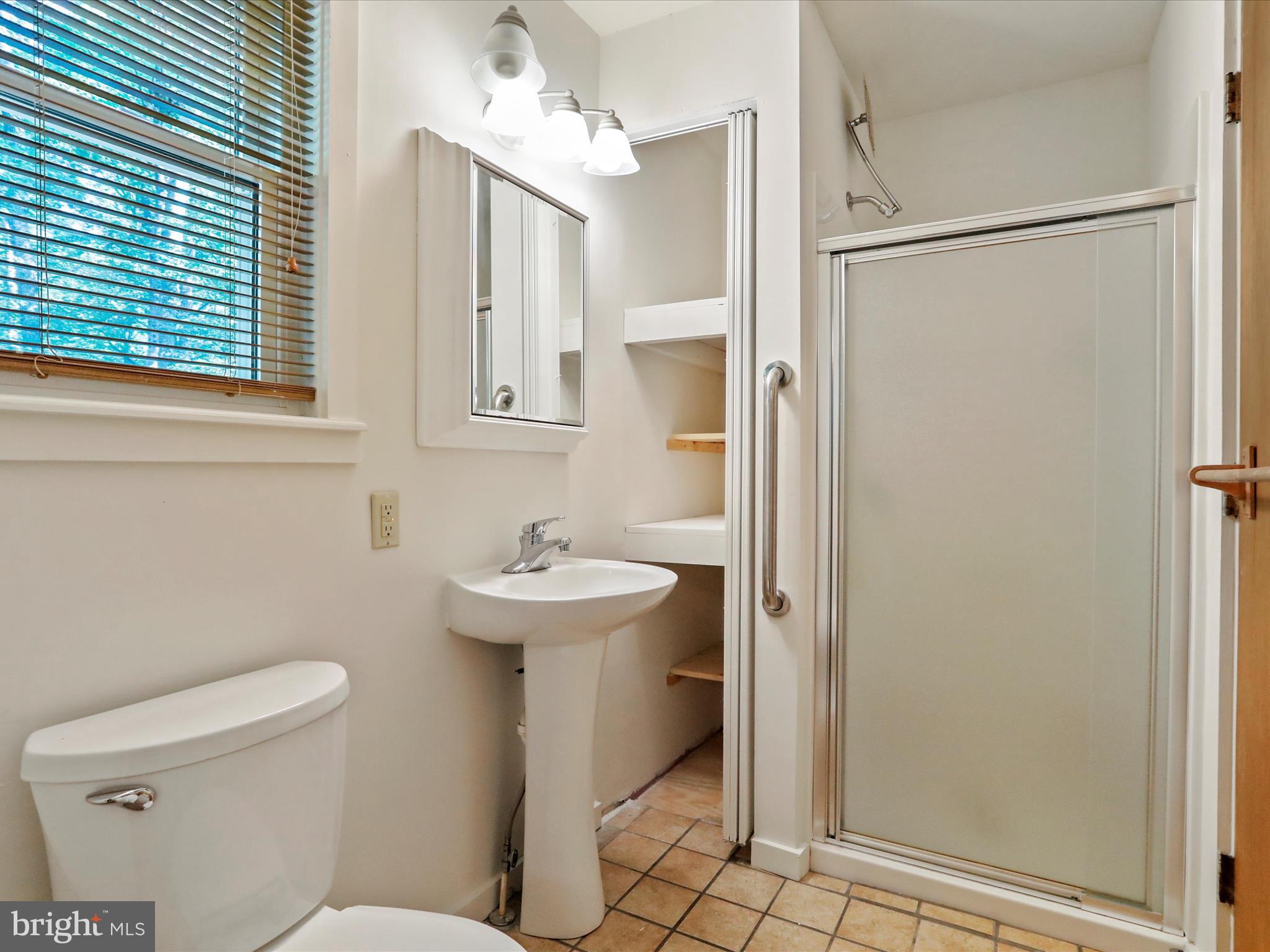 COLONIAL VILLAGE - Residential