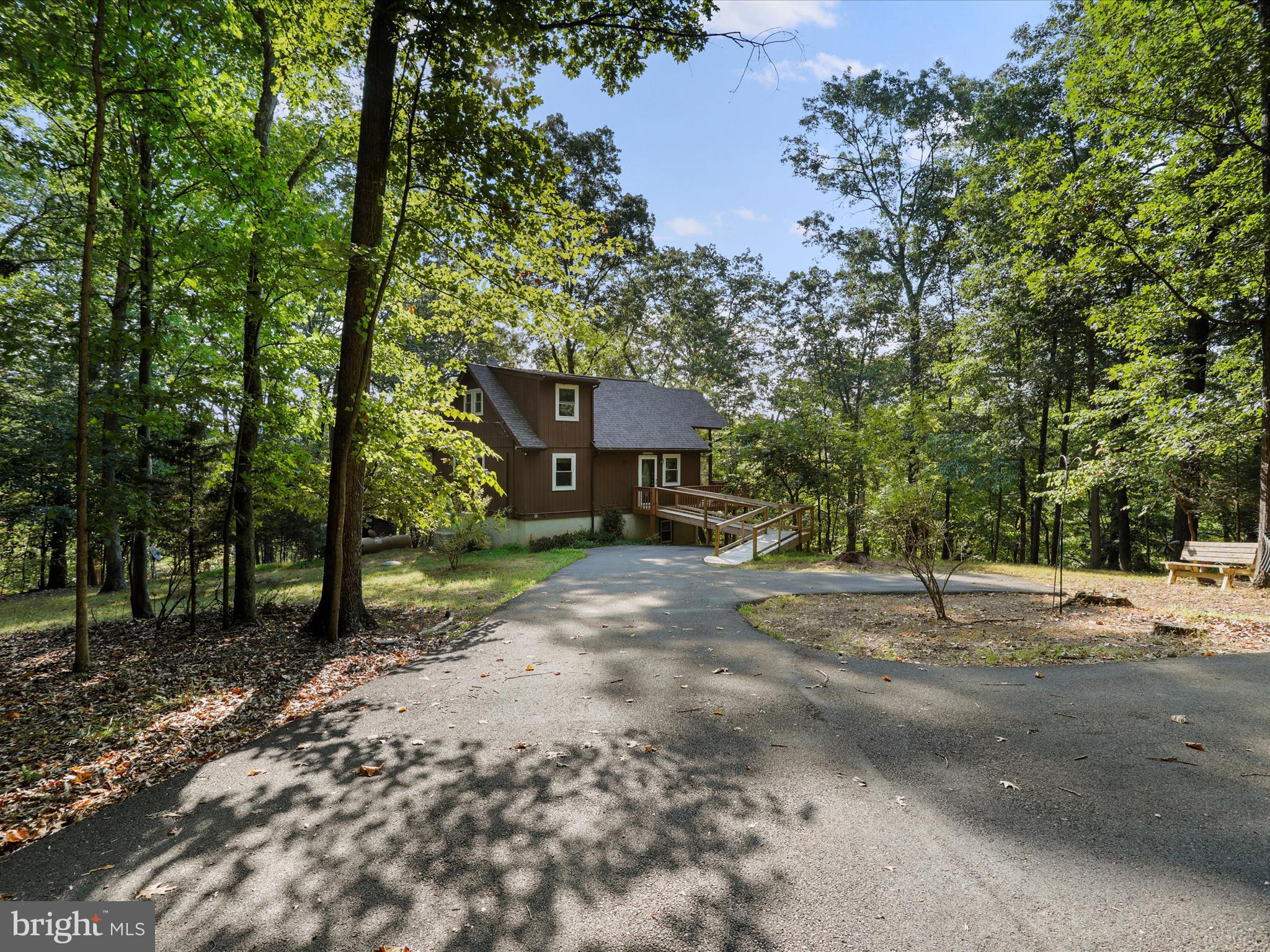 COLONIAL VILLAGE - Residential