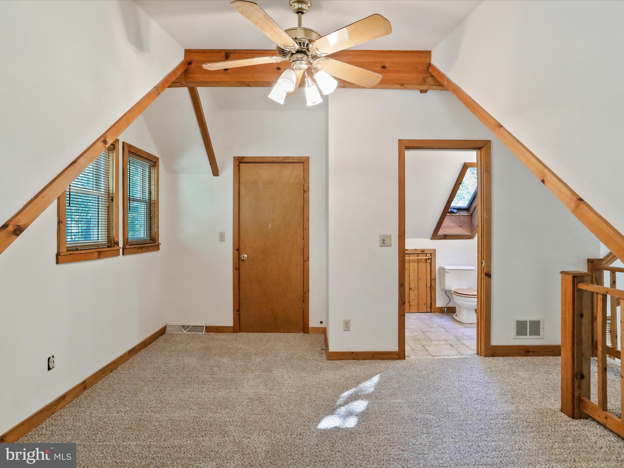 COLONIAL VILLAGE - Residential