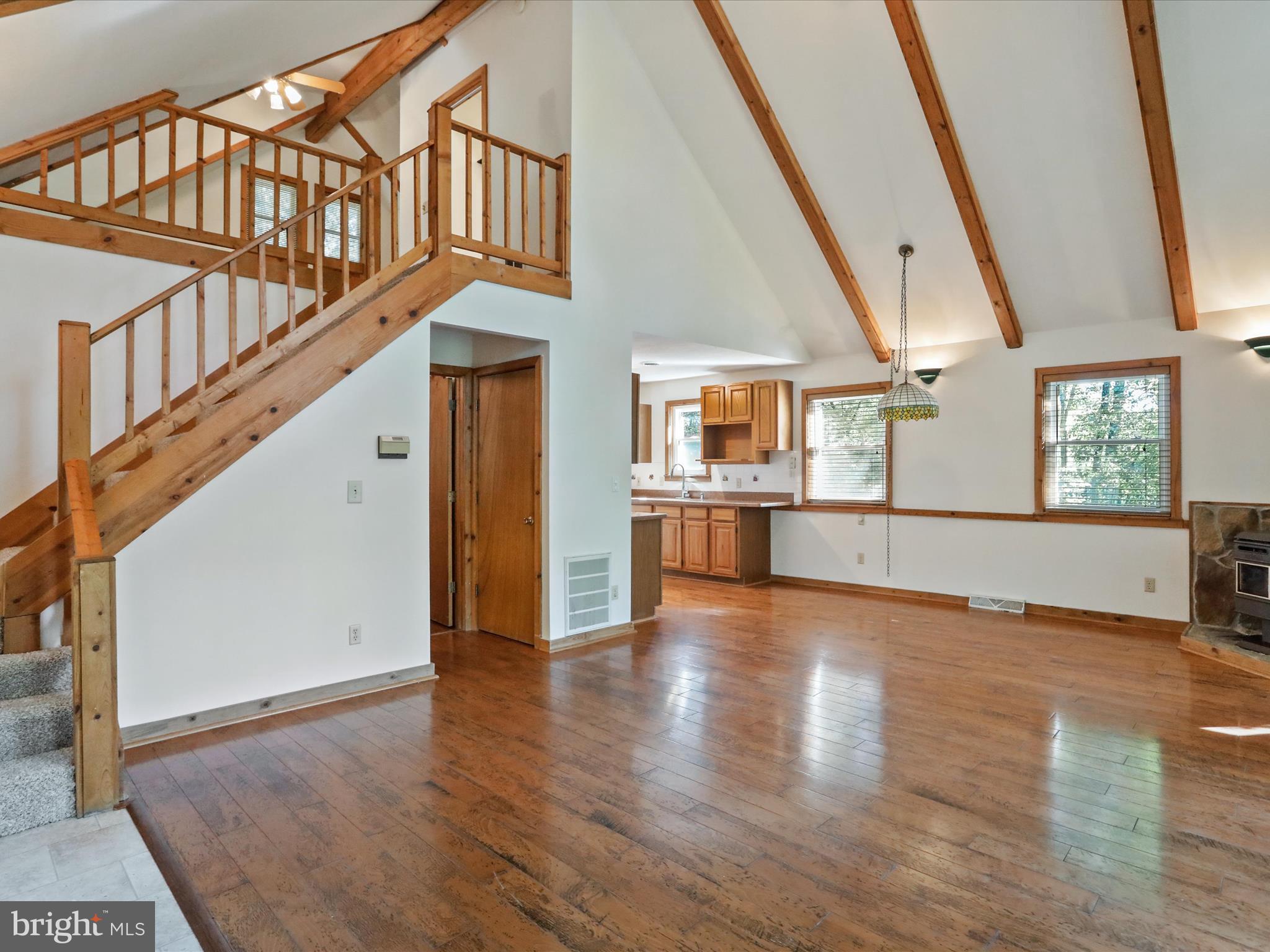 COLONIAL VILLAGE - Residential