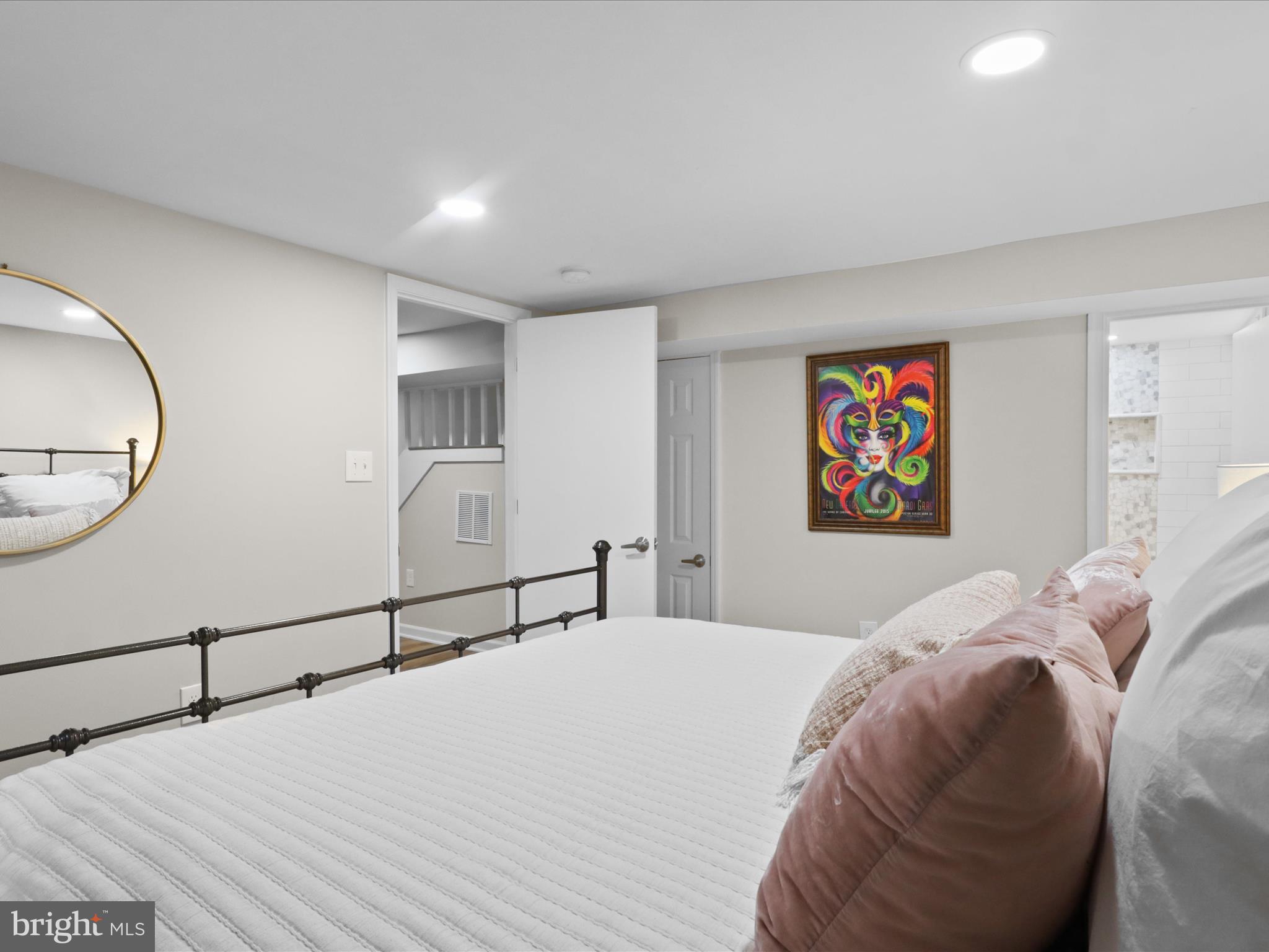 BROYHILL CREST - Residential