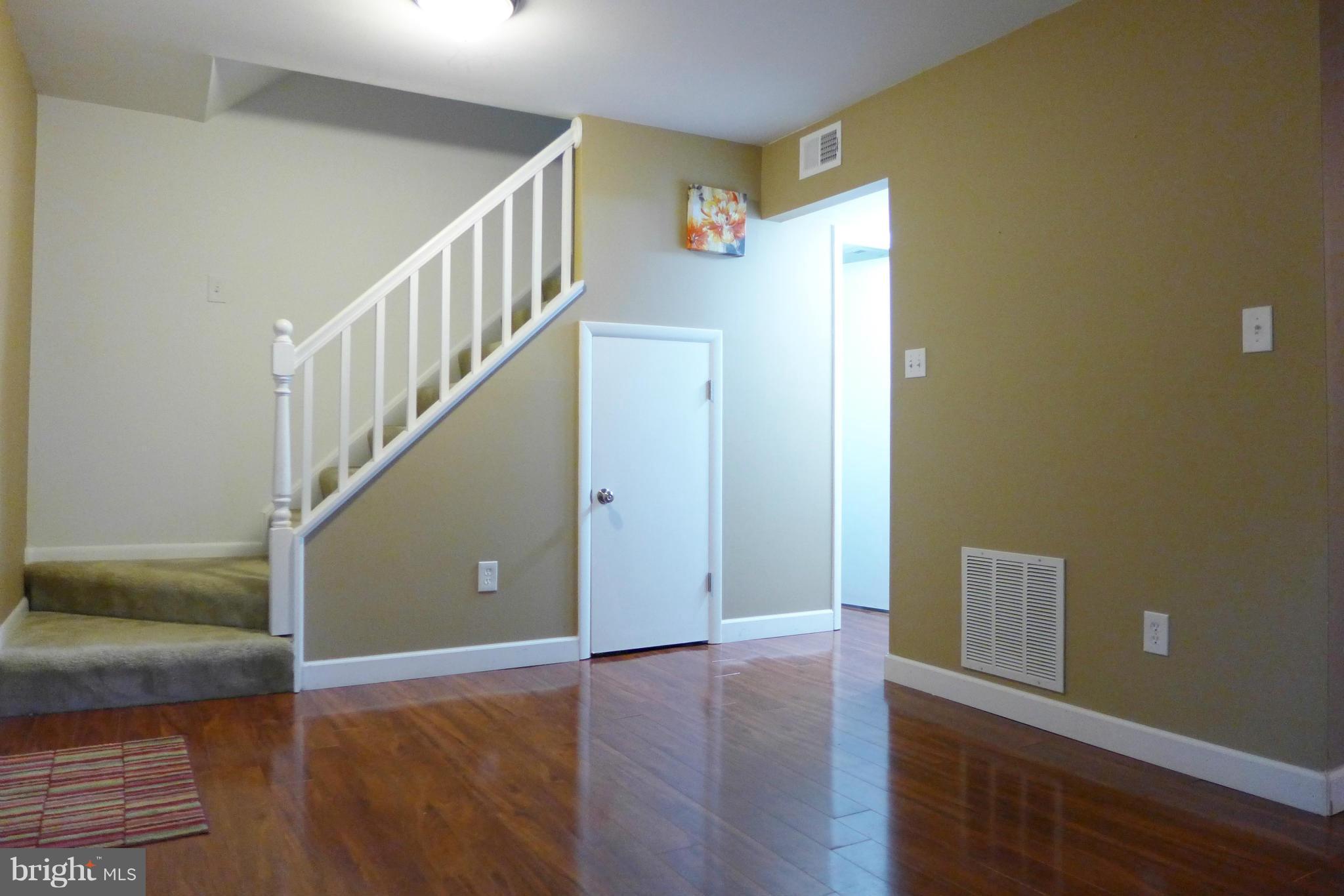 VILLAGE OF OAKLAND MILLS - Residential Lease