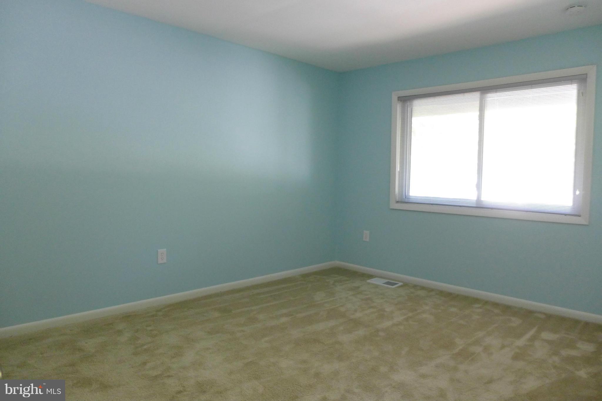 VILLAGE OF OAKLAND MILLS - Residential Lease