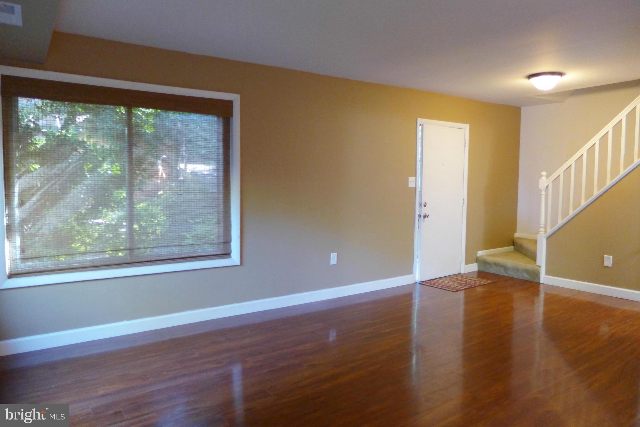 VILLAGE OF OAKLAND MILLS - Residential Lease