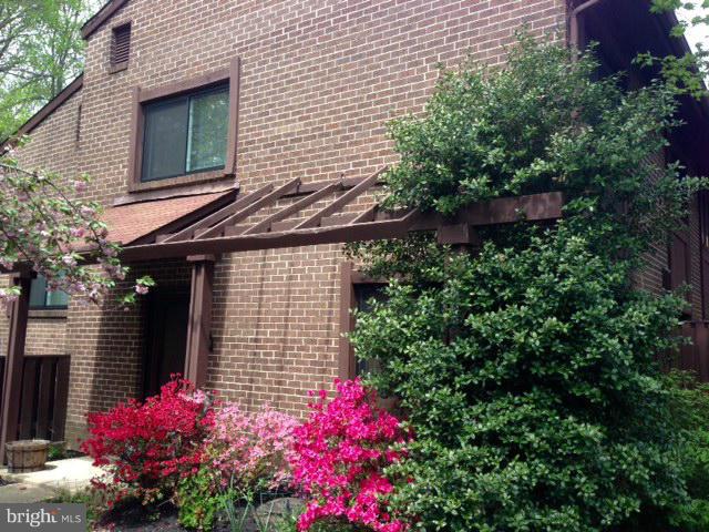 VILLAGE OF OAKLAND MILLS - Residential Lease