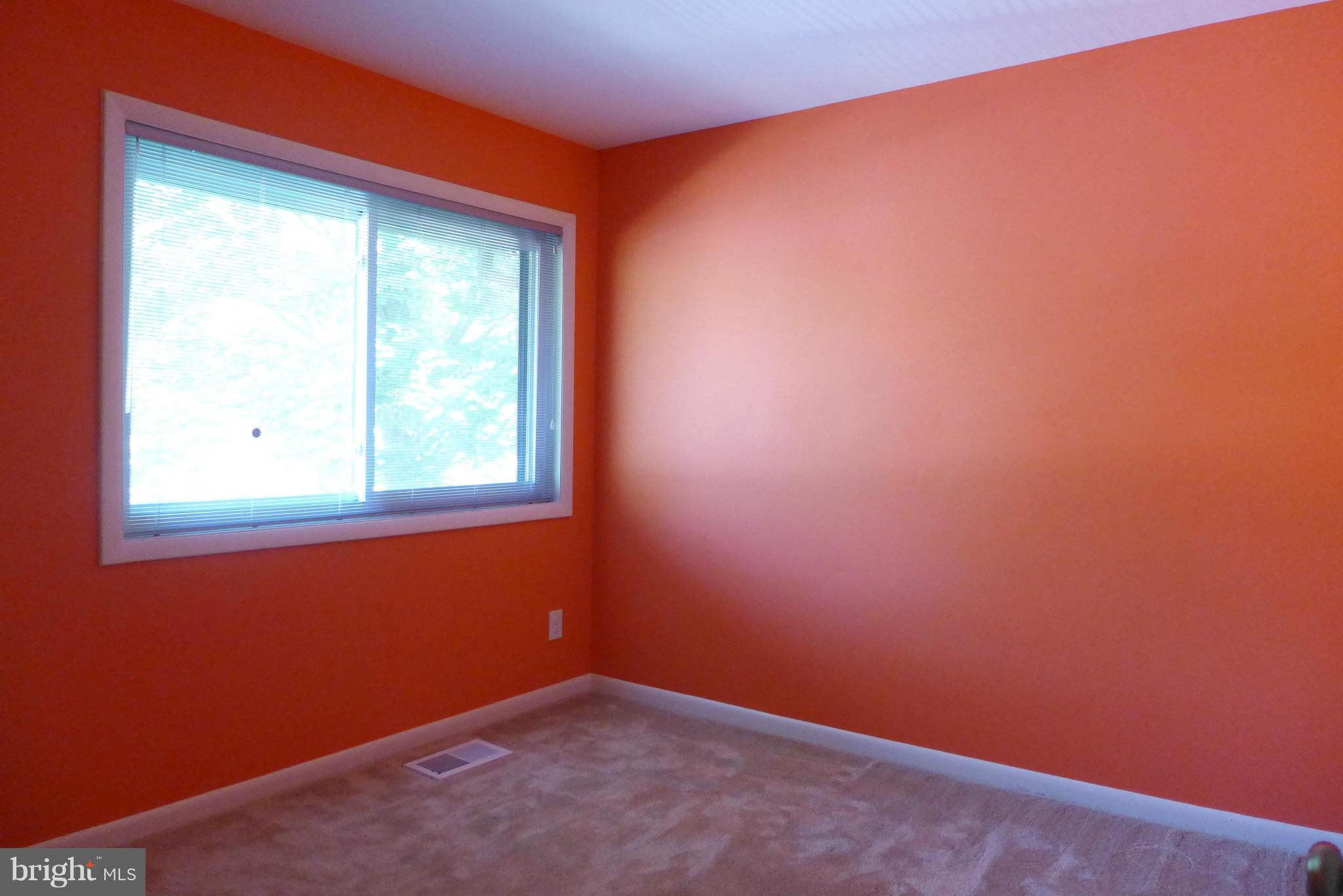 VILLAGE OF OAKLAND MILLS - Residential Lease