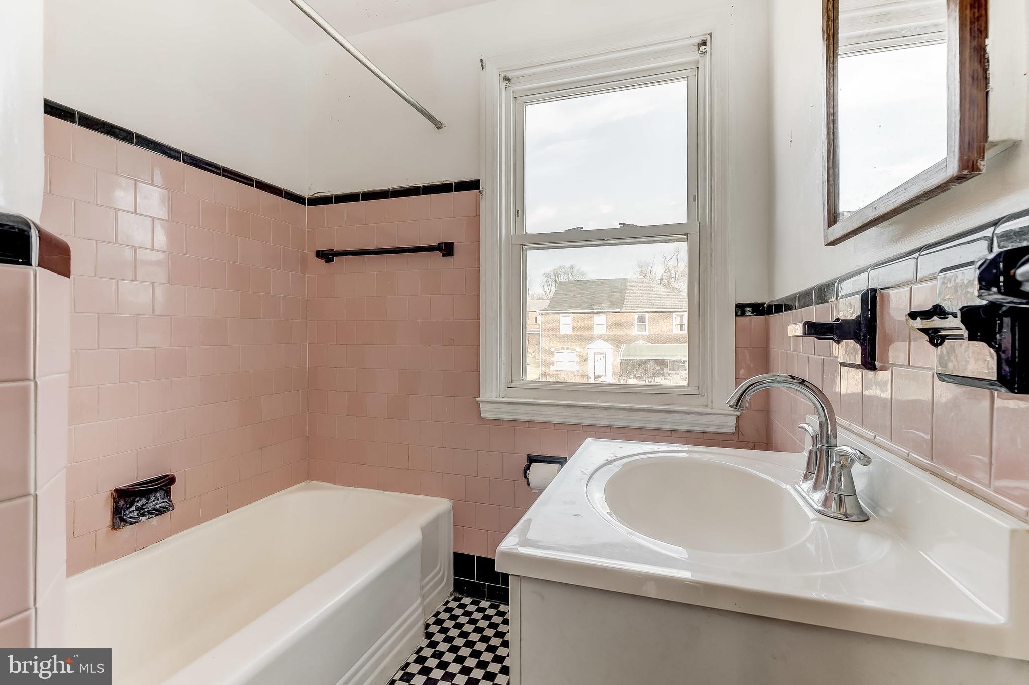 MORAVIA PARK - Residential