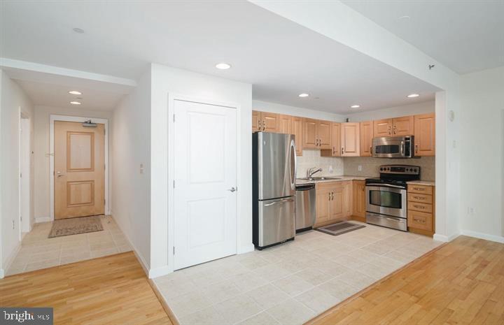 WATERFRONT SQUARE - Residential