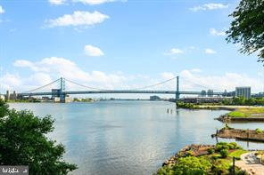 WATERFRONT SQUARE - Residential