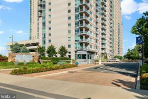 WATERFRONT SQUARE - Residential