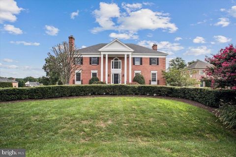 Photo of 9917 Kendale Road, POTOMAC, MD 20854 (MLS # MDMC2219900)