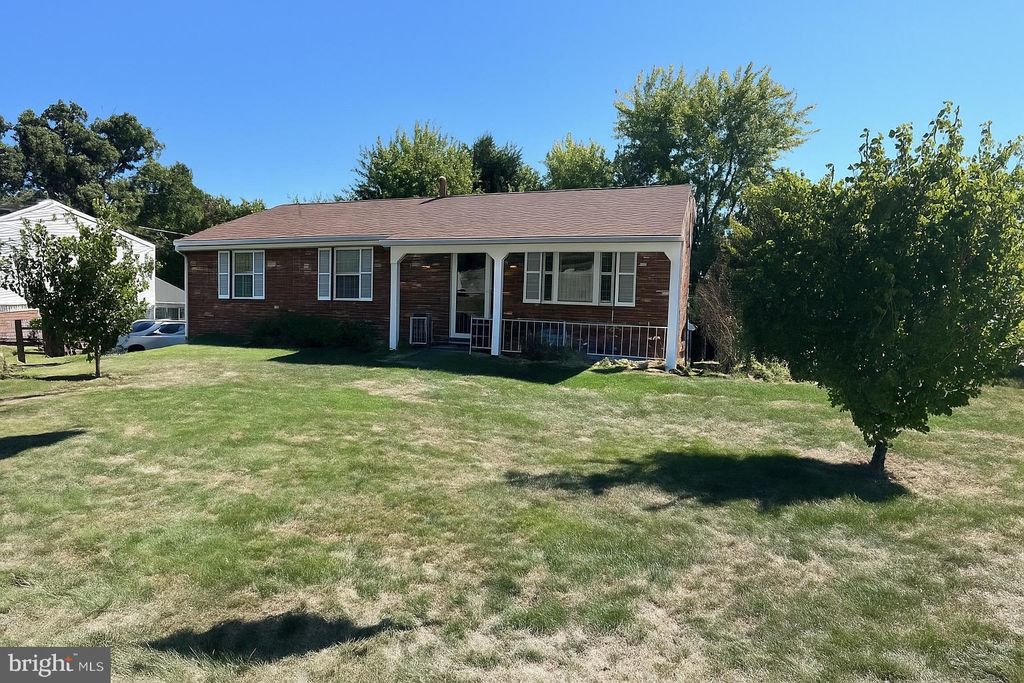 Photo of 159 Seminole Avenue, PITTSBURGH, PA 15237 (MLS # PAAY2000344)