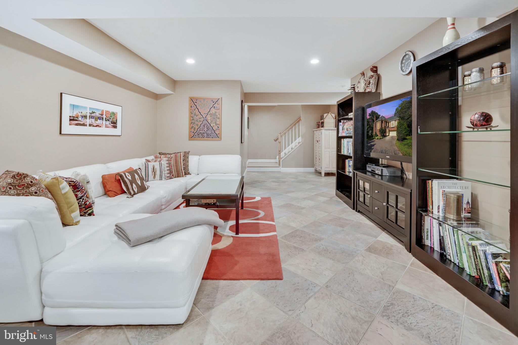 SHIRLEY WOODS - Residential