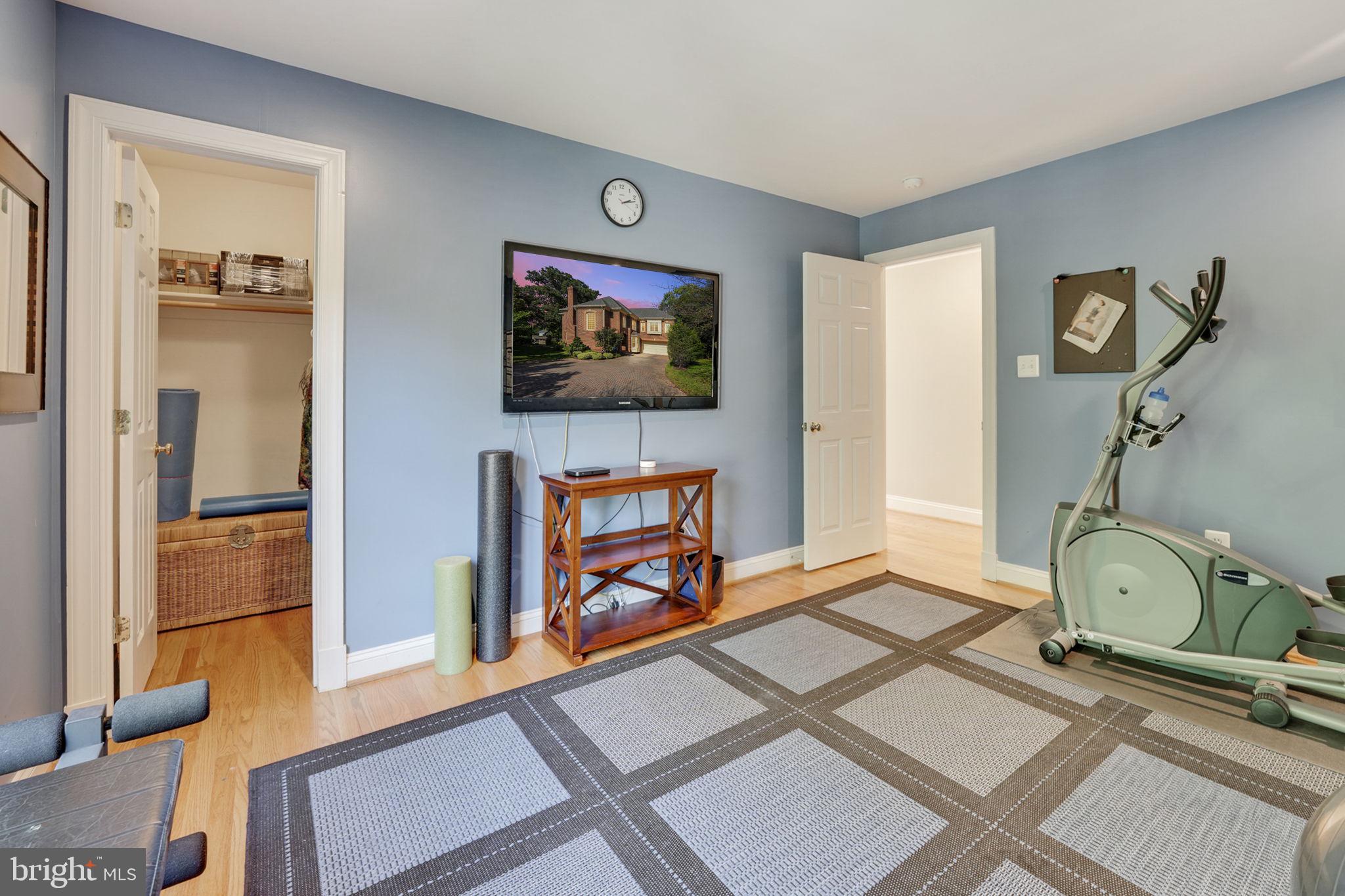 SHIRLEY WOODS - Residential