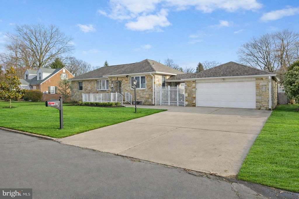 Photo of 21 Linden Road, BORDENTOWN, NJ 08505 (MLS # NJBL2104678)