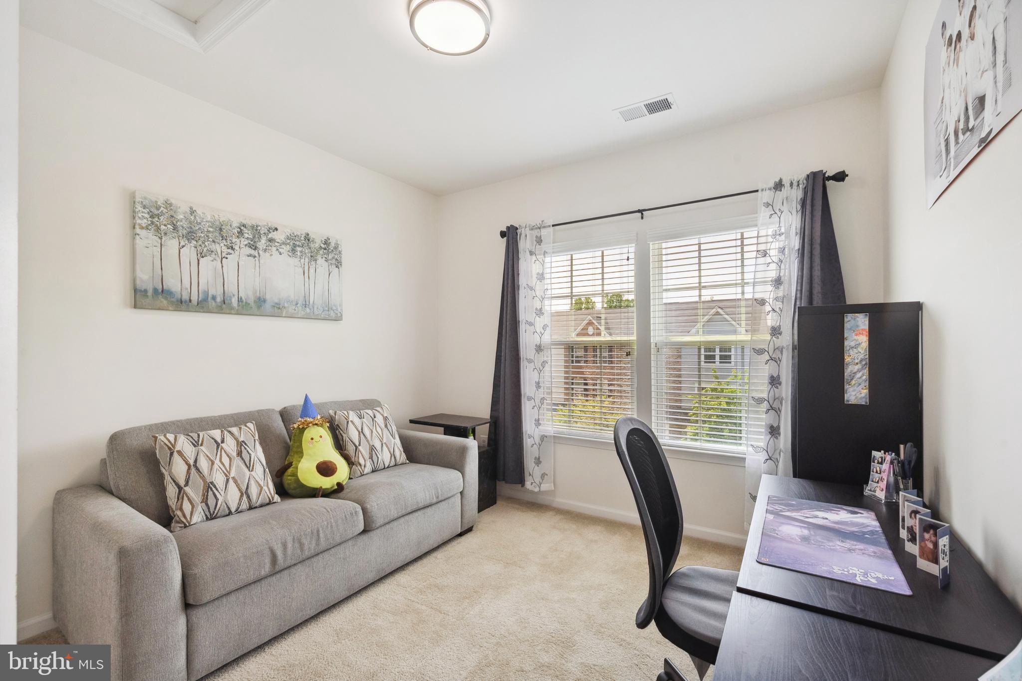 FEATHERSTONE STATION - Residential