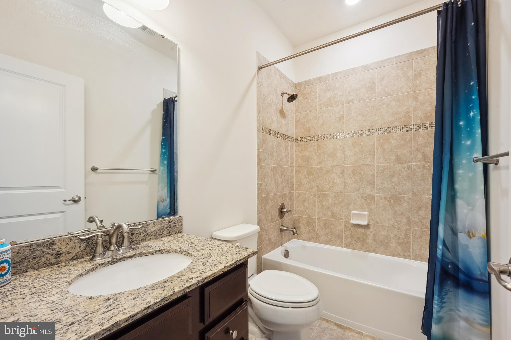 FEATHERSTONE STATION - Residential