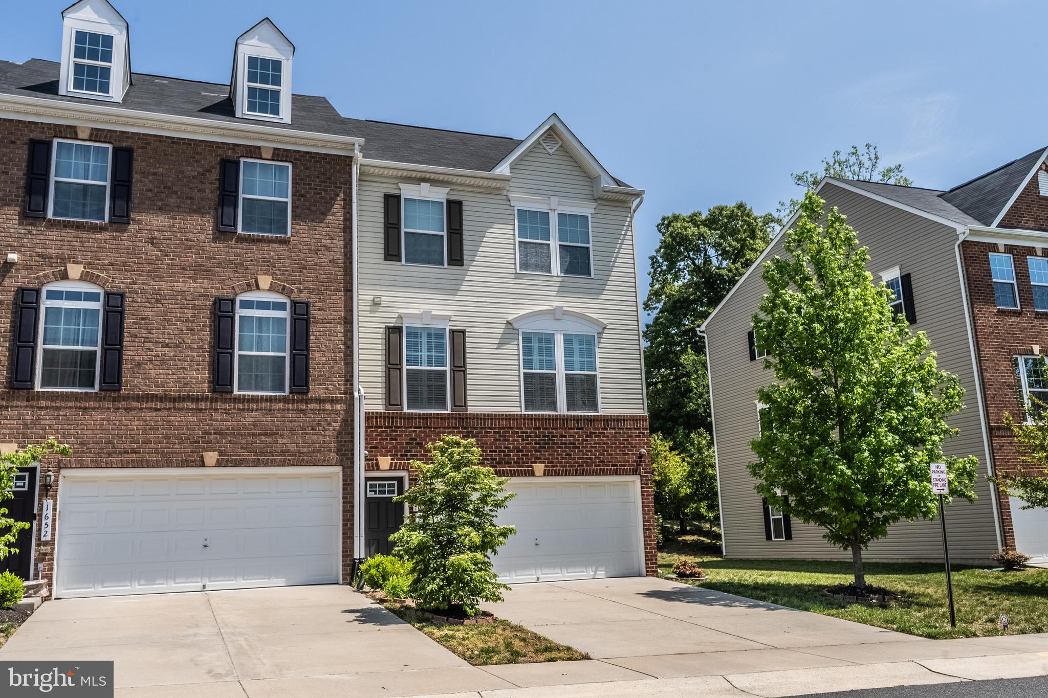 FEATHERSTONE STATION - Residential