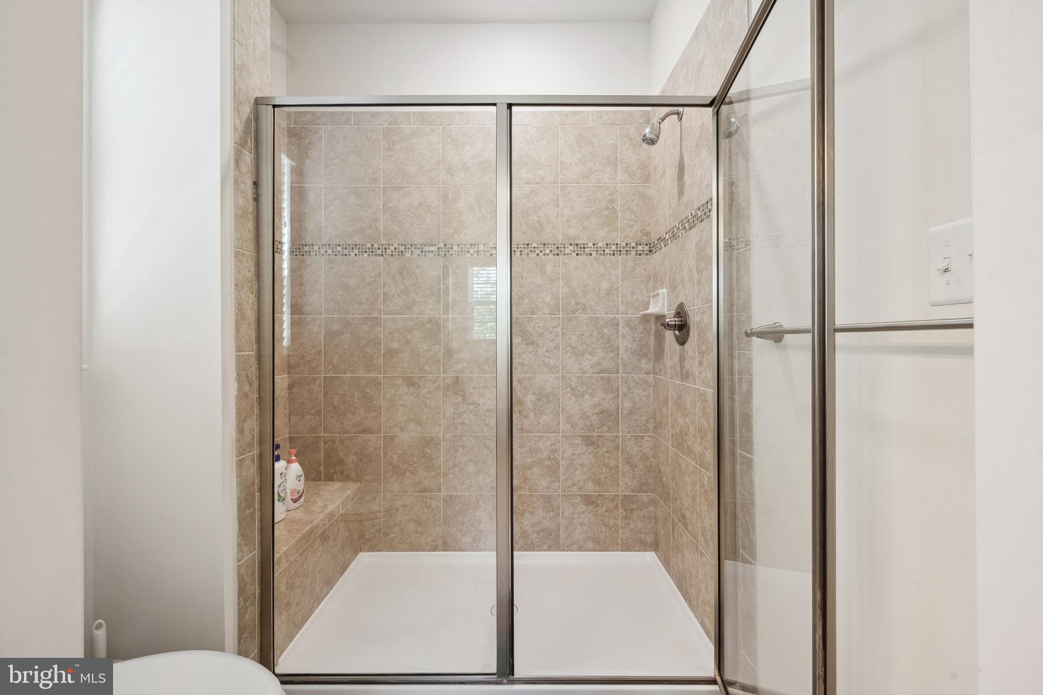 FEATHERSTONE STATION - Residential