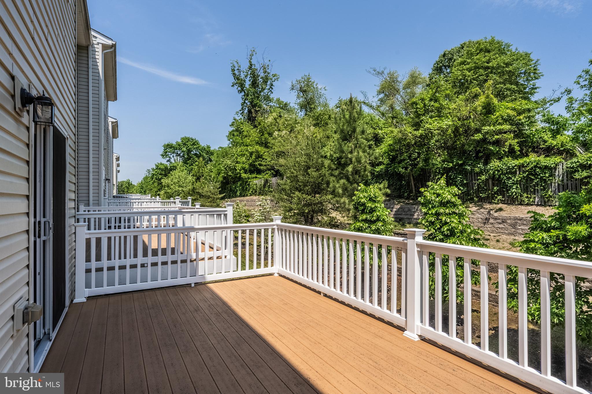 FEATHERSTONE STATION - Residential