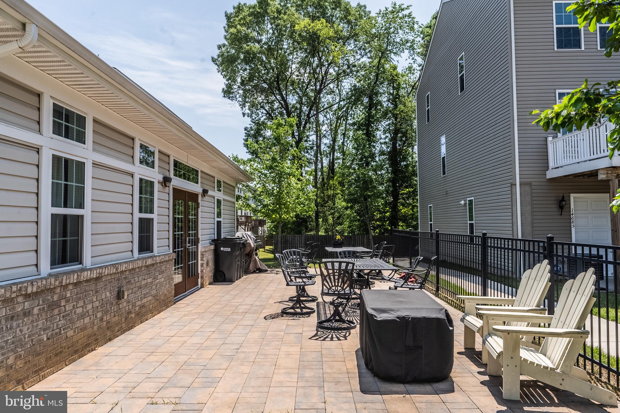 FEATHERSTONE STATION - Residential