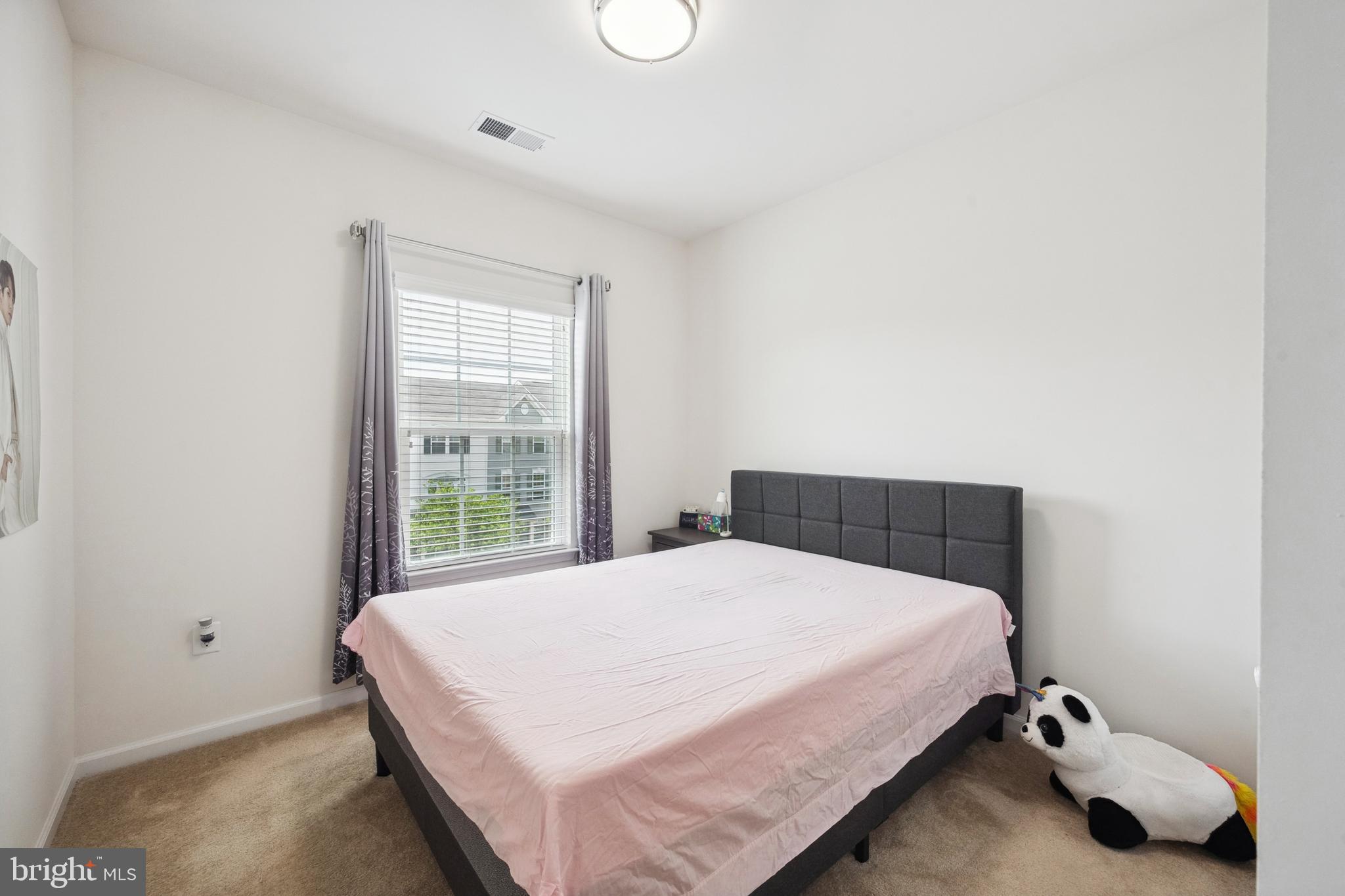 FEATHERSTONE STATION - Residential