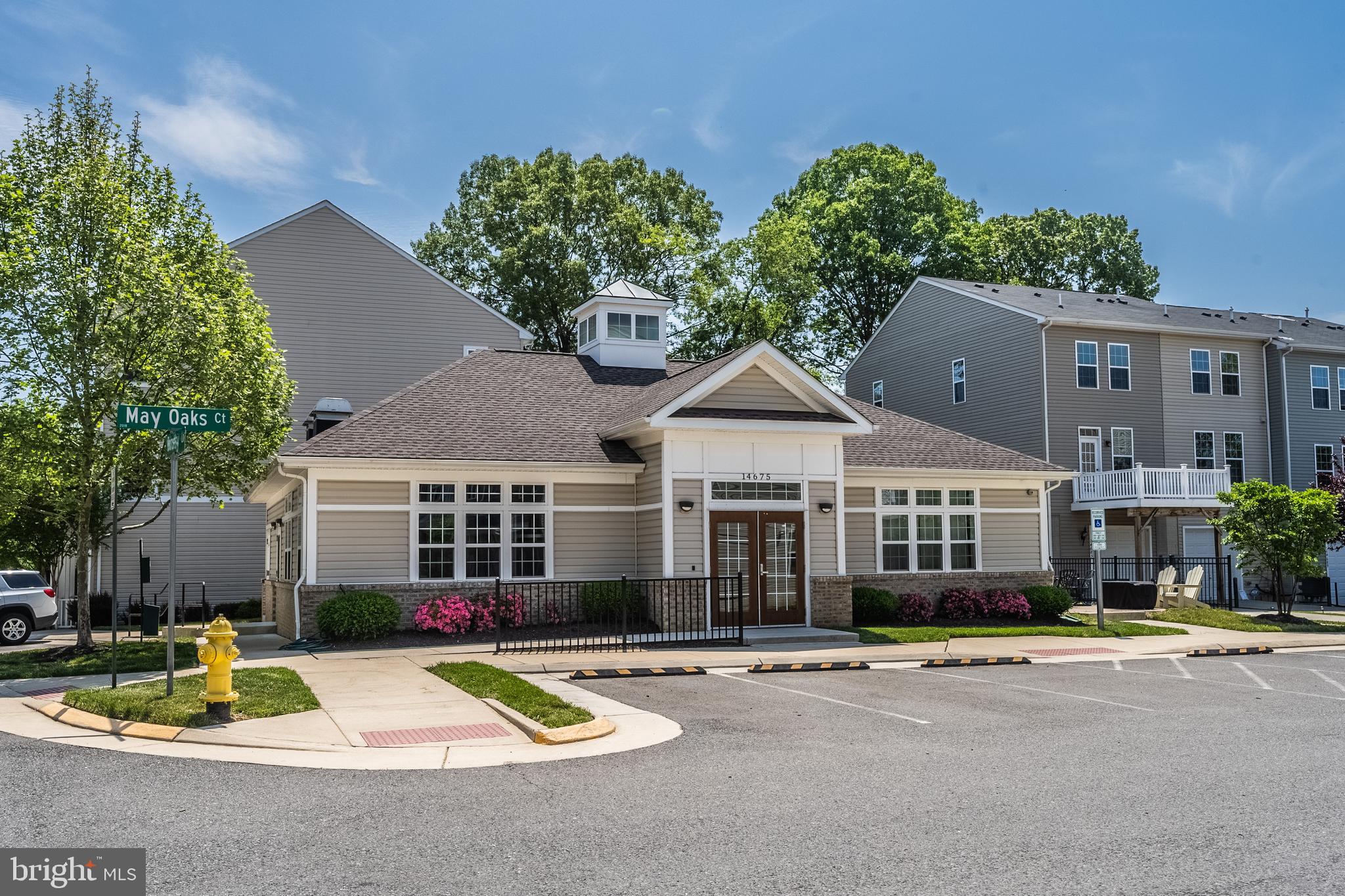 FEATHERSTONE STATION - Residential
