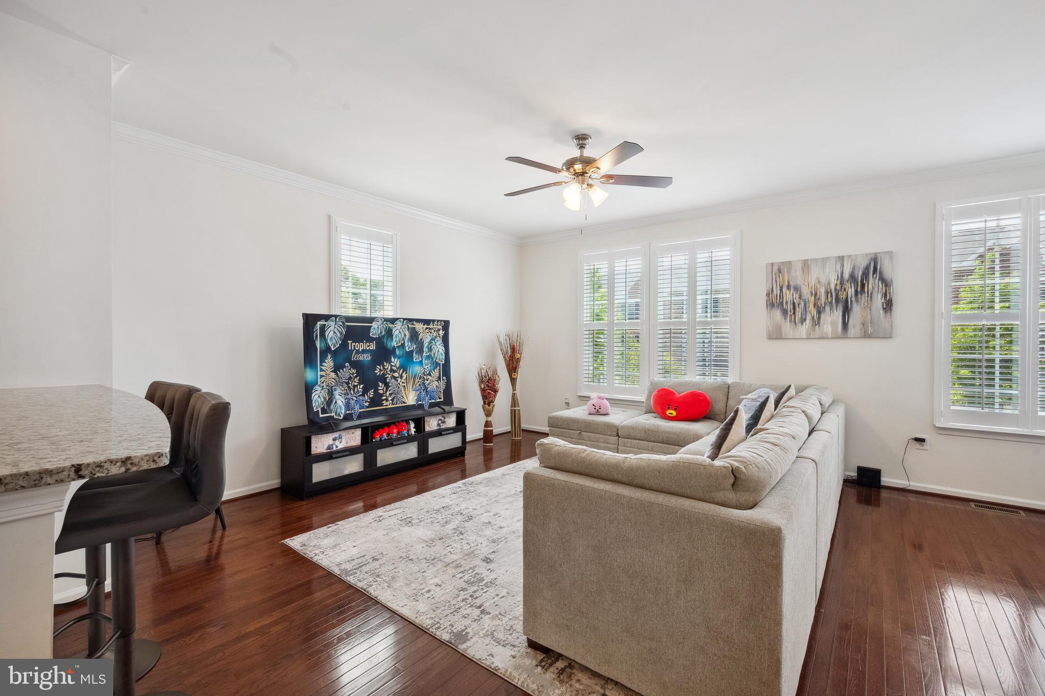 FEATHERSTONE STATION - Residential