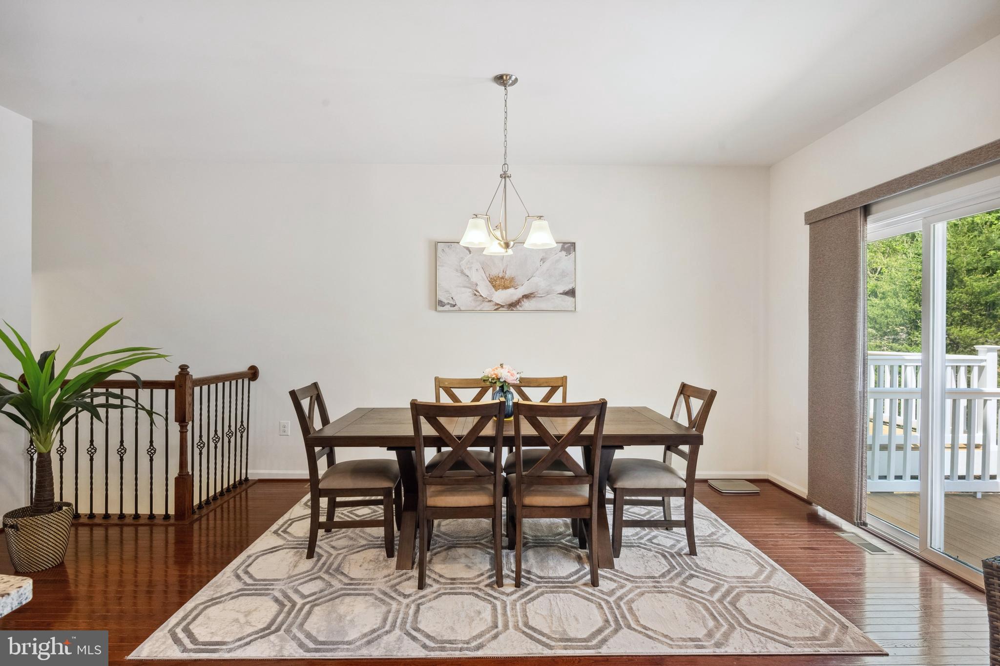 FEATHERSTONE STATION - Residential