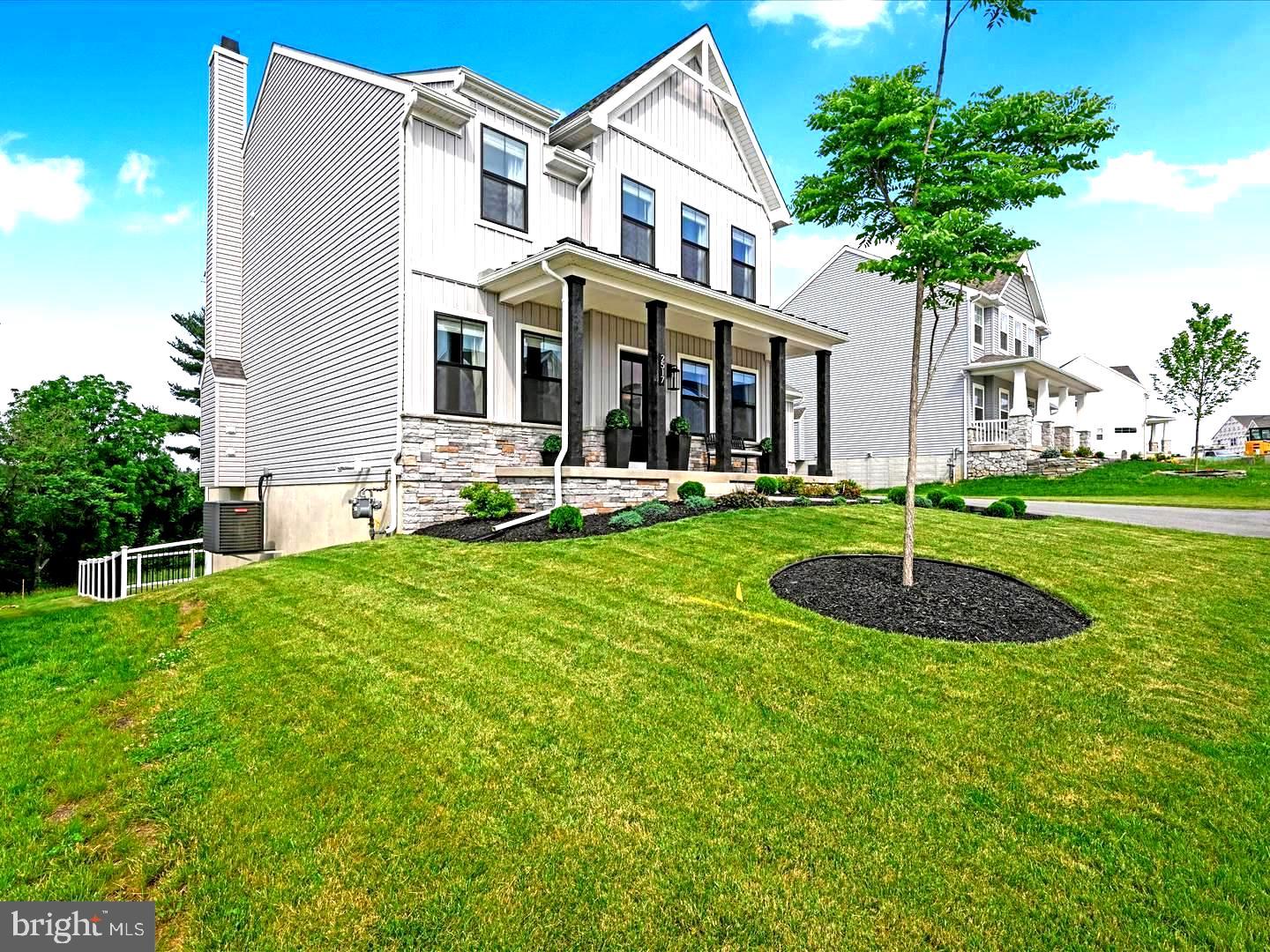 THE VIEWS AT BRIDGEWATER - Residential