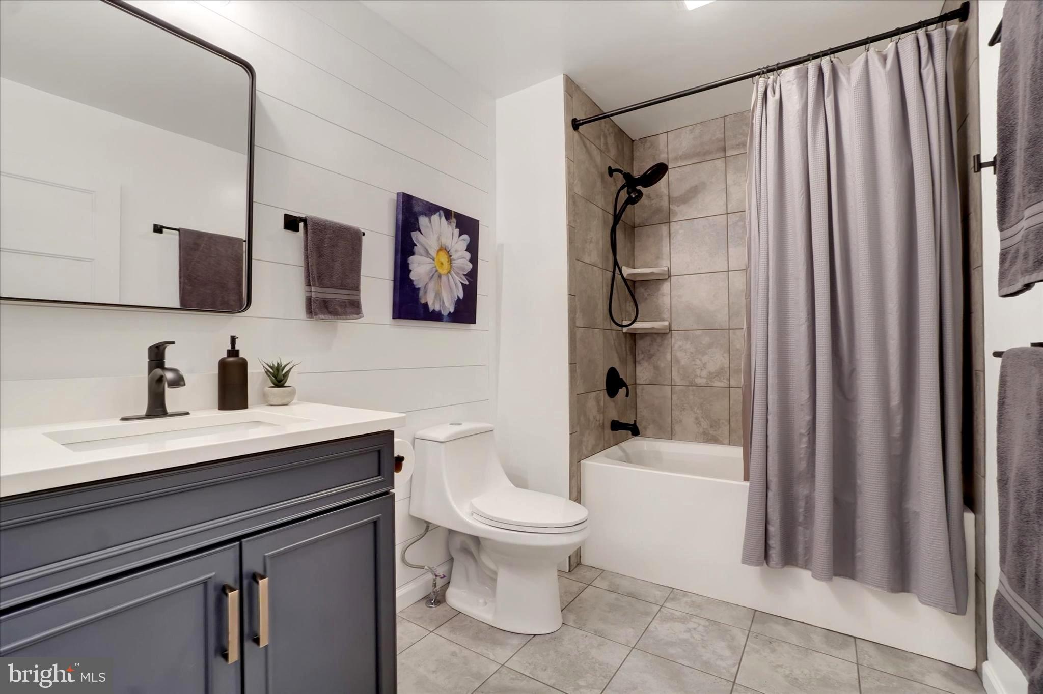 THE VIEWS AT BRIDGEWATER - Residential