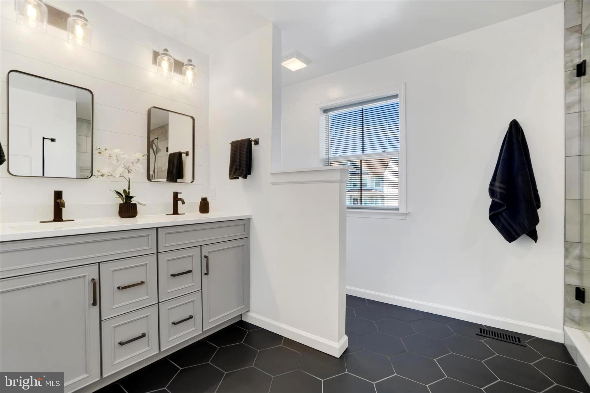 THE VIEWS AT BRIDGEWATER - Residential