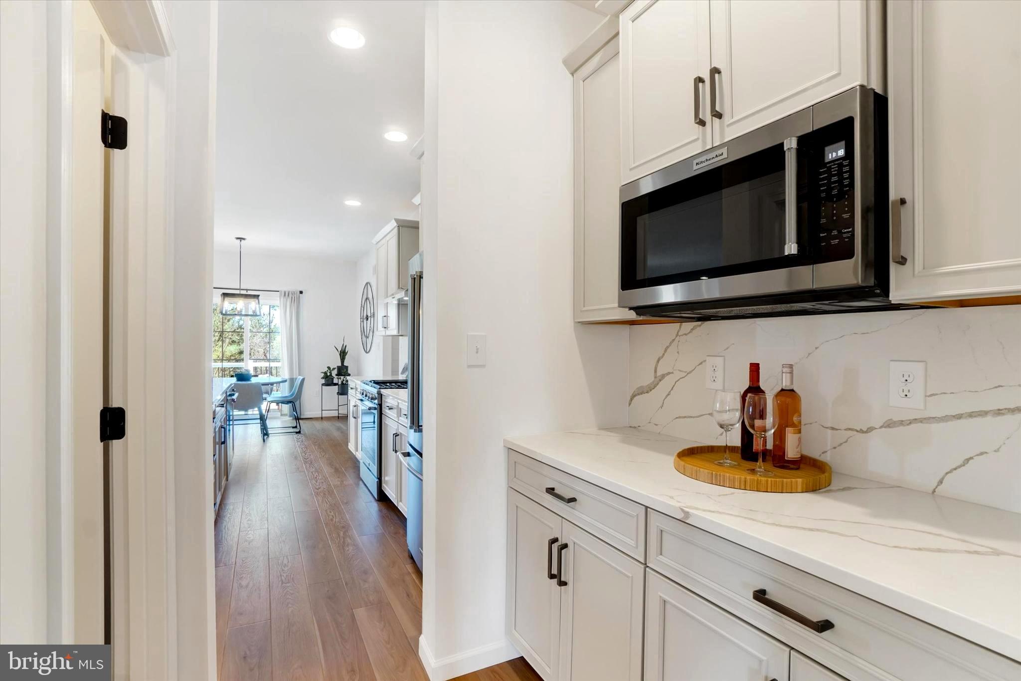 THE VIEWS AT BRIDGEWATER - Residential