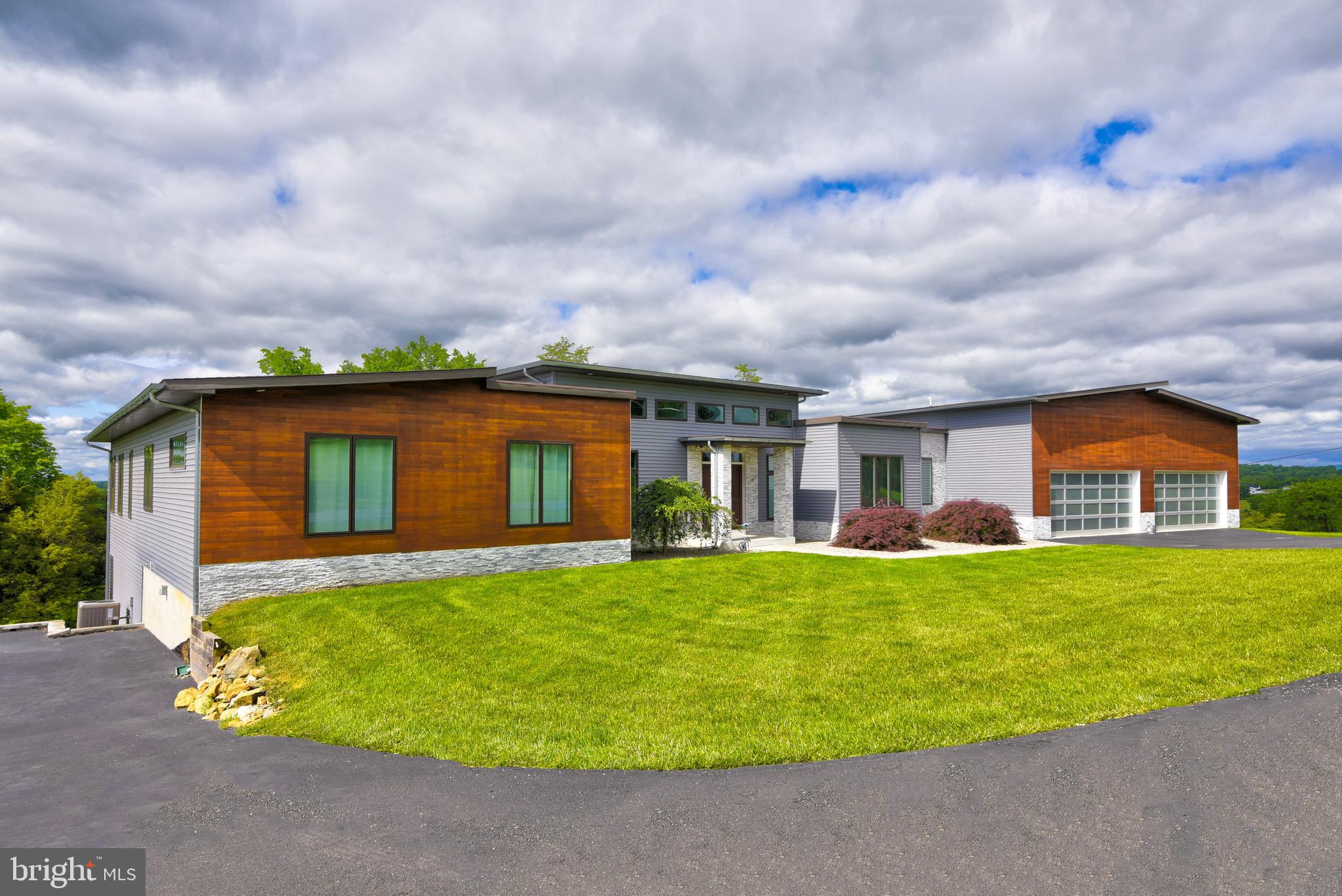 LEESBURG - Residential