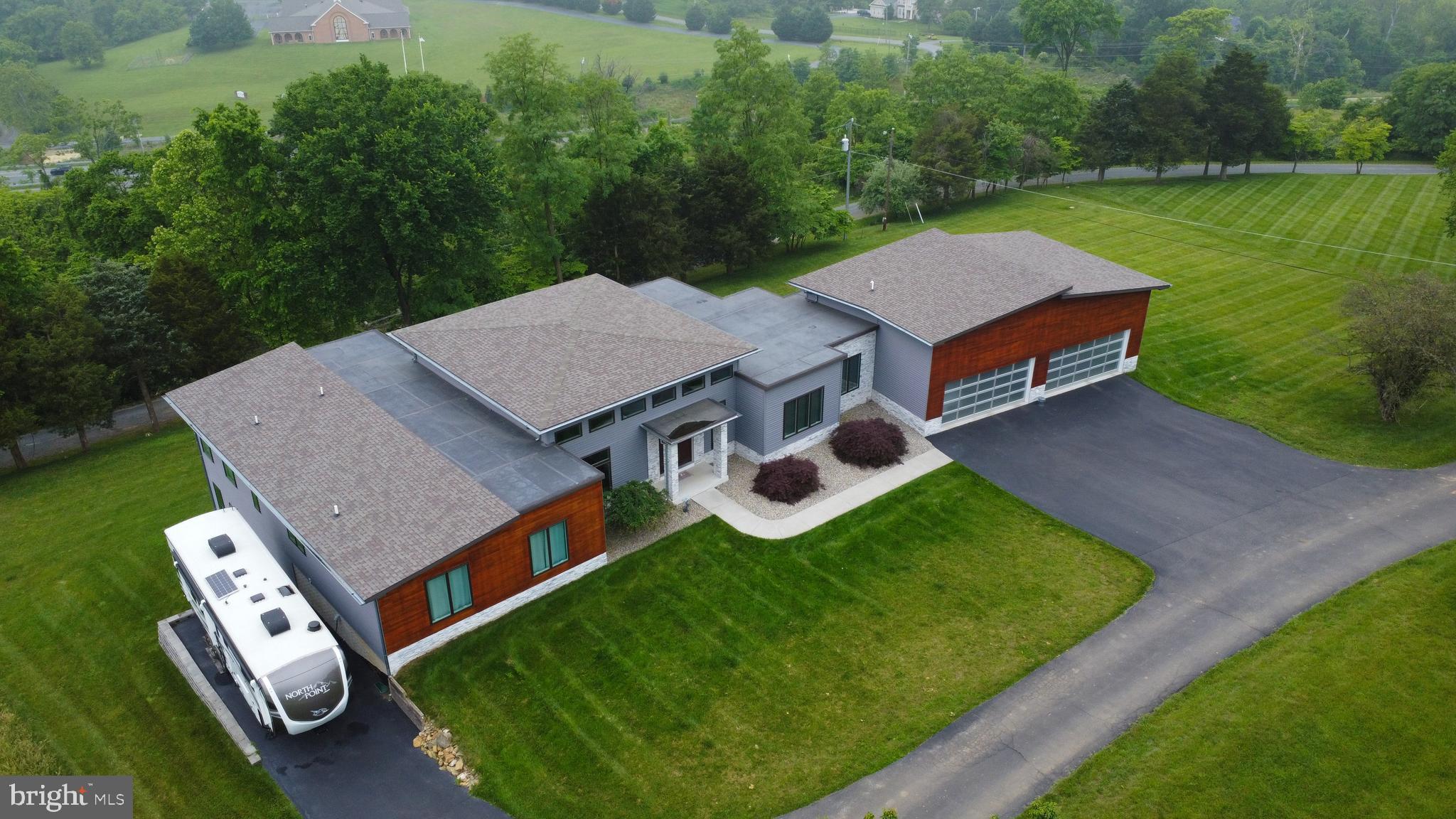 LEESBURG - Residential