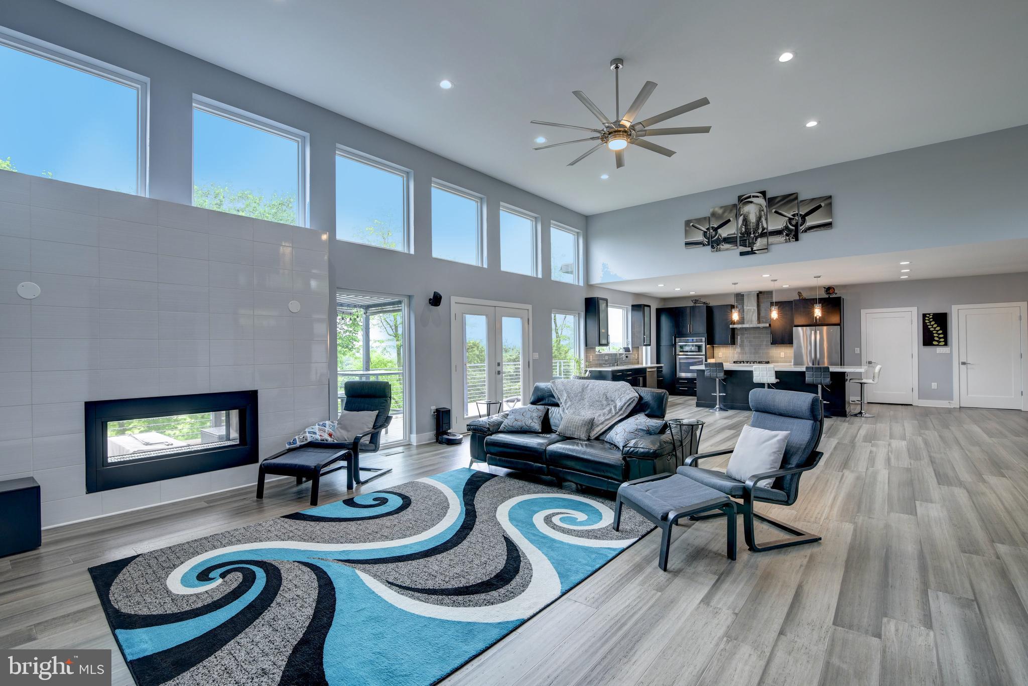 LEESBURG - Residential