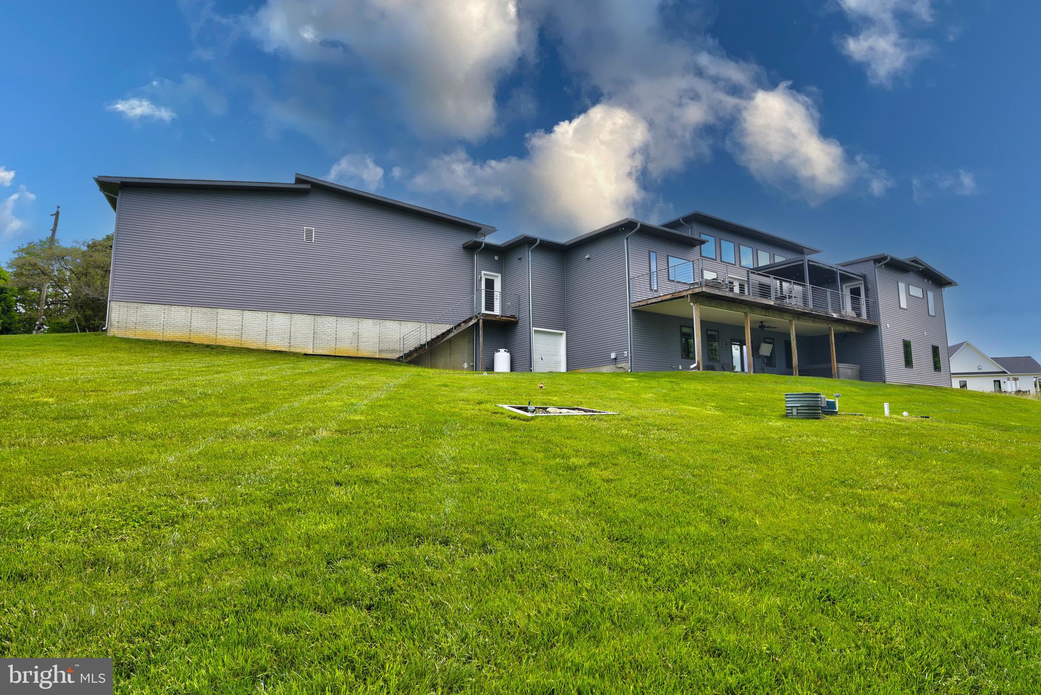 LEESBURG - Residential