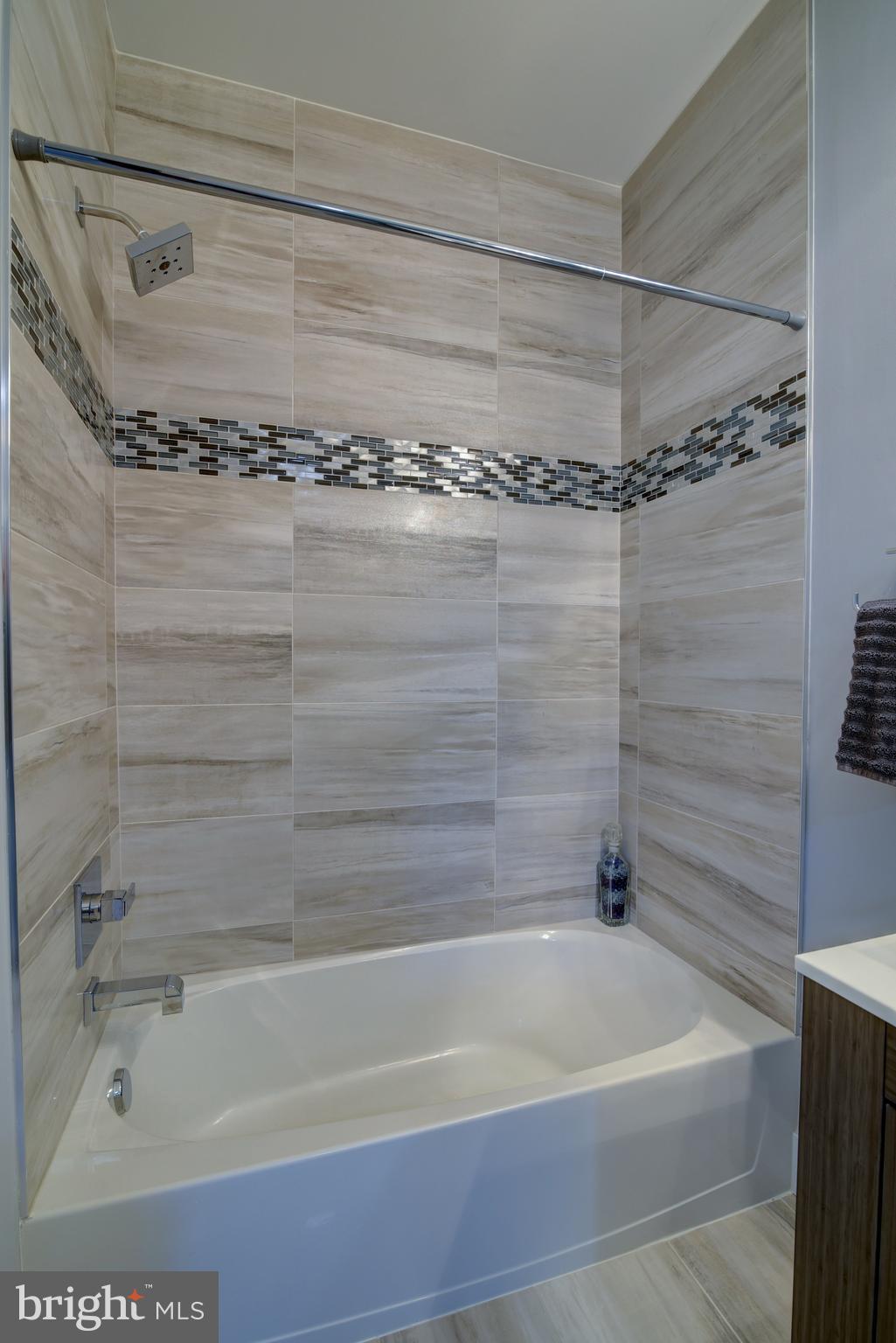 LEESBURG - Residential