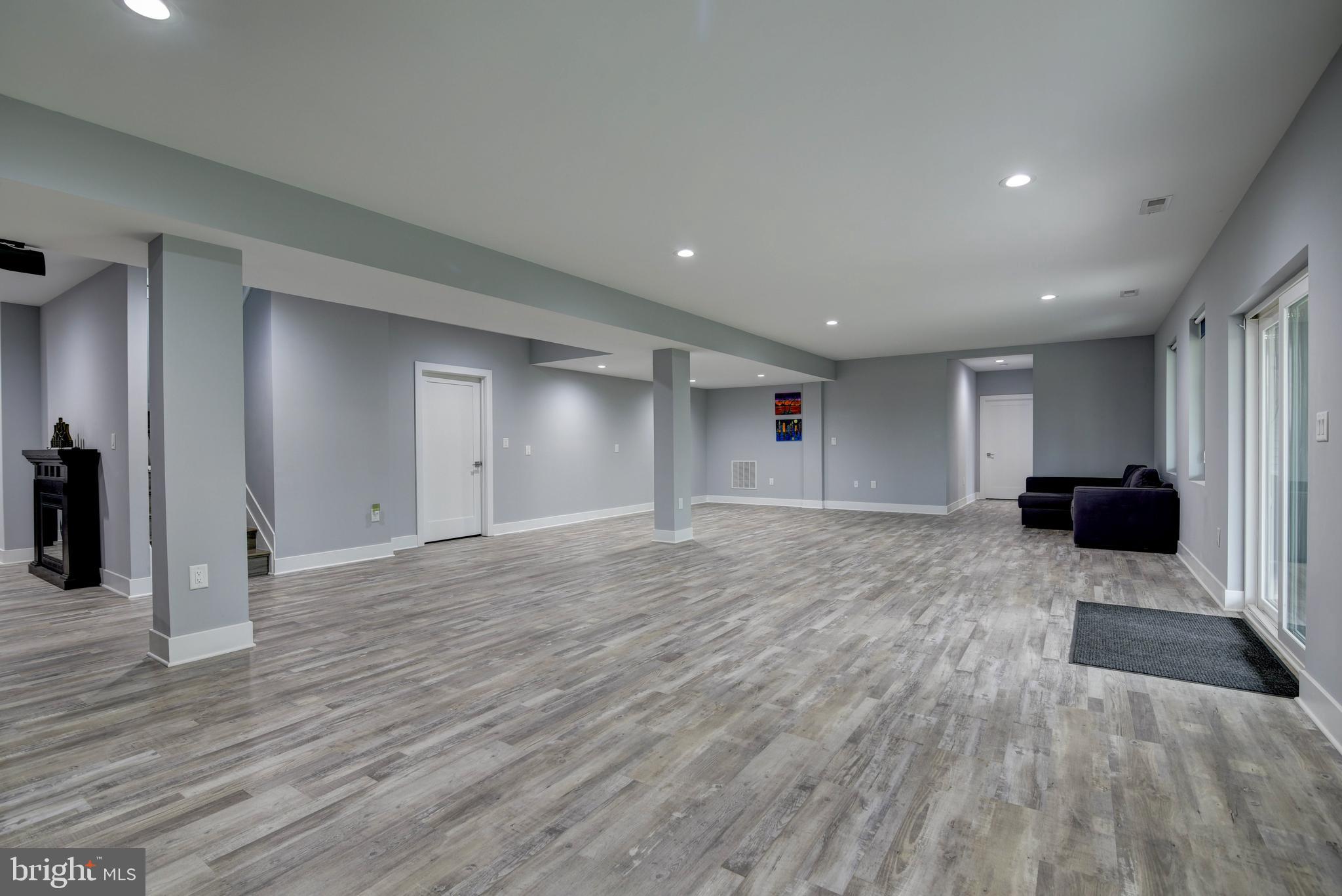 LEESBURG - Residential