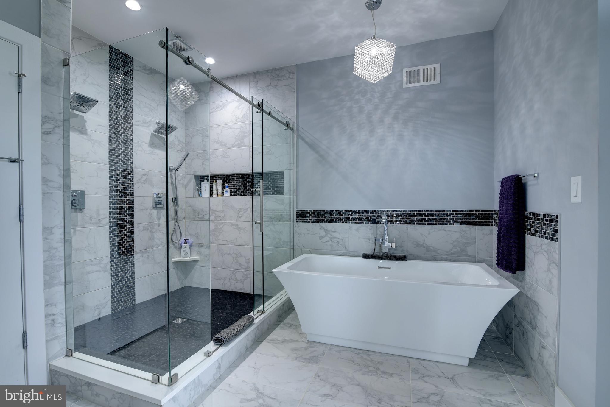 LEESBURG - Residential