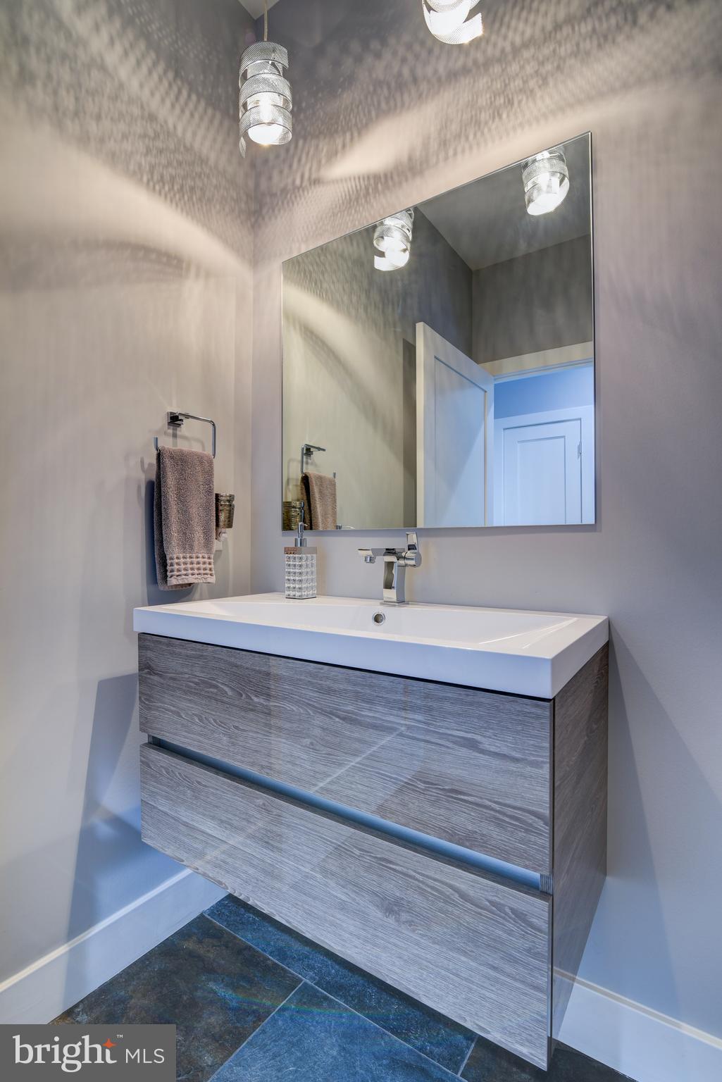 LEESBURG - Residential